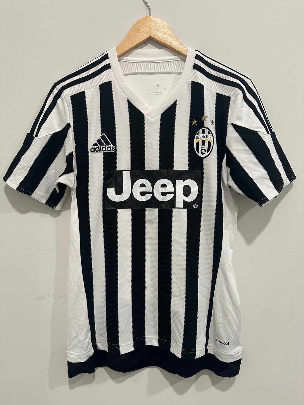 Juventus 2015-16 Home Soccer Jersey (S)
