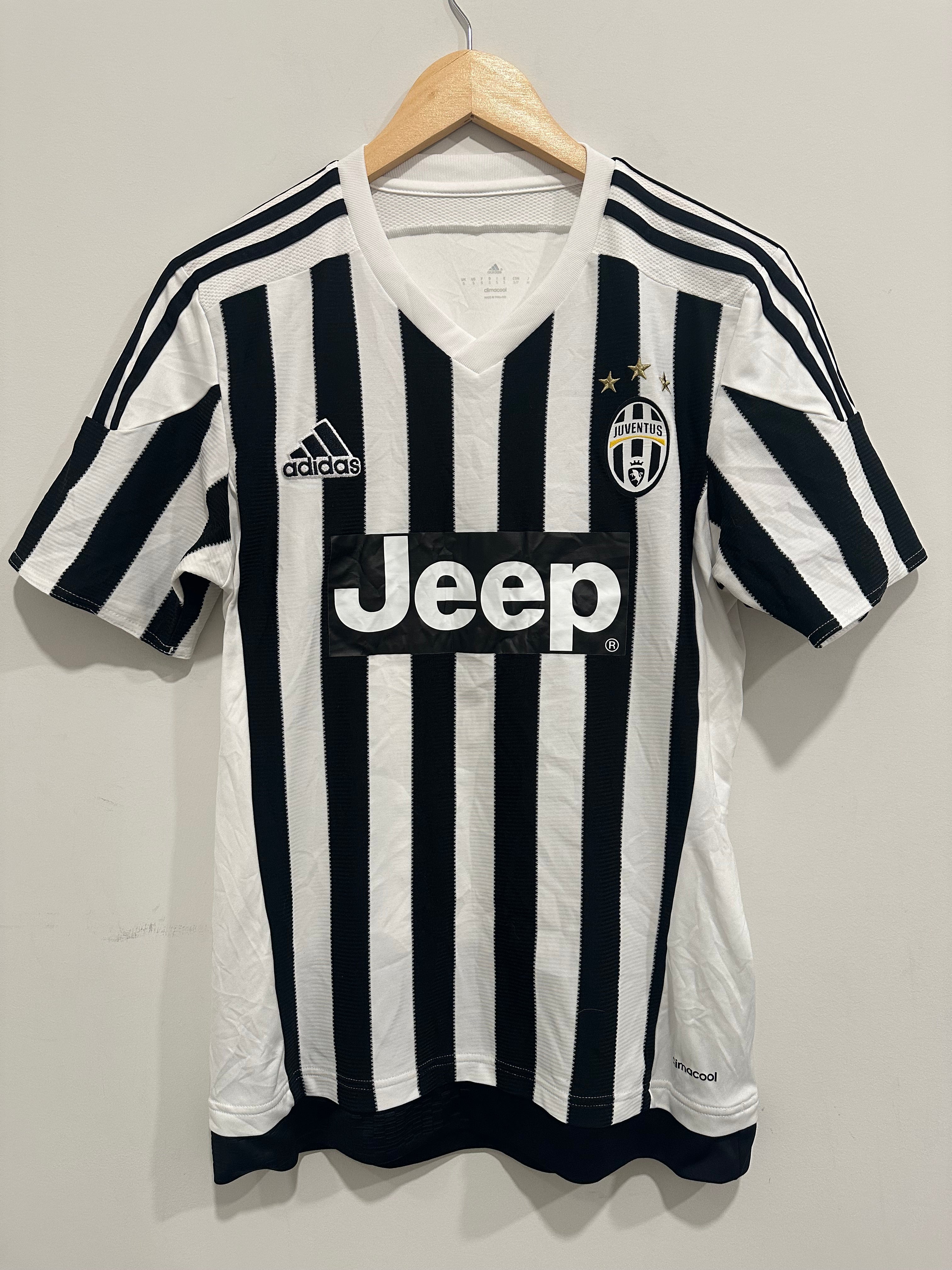 Juventus 2015-16 Home Soccer Jersey (S)