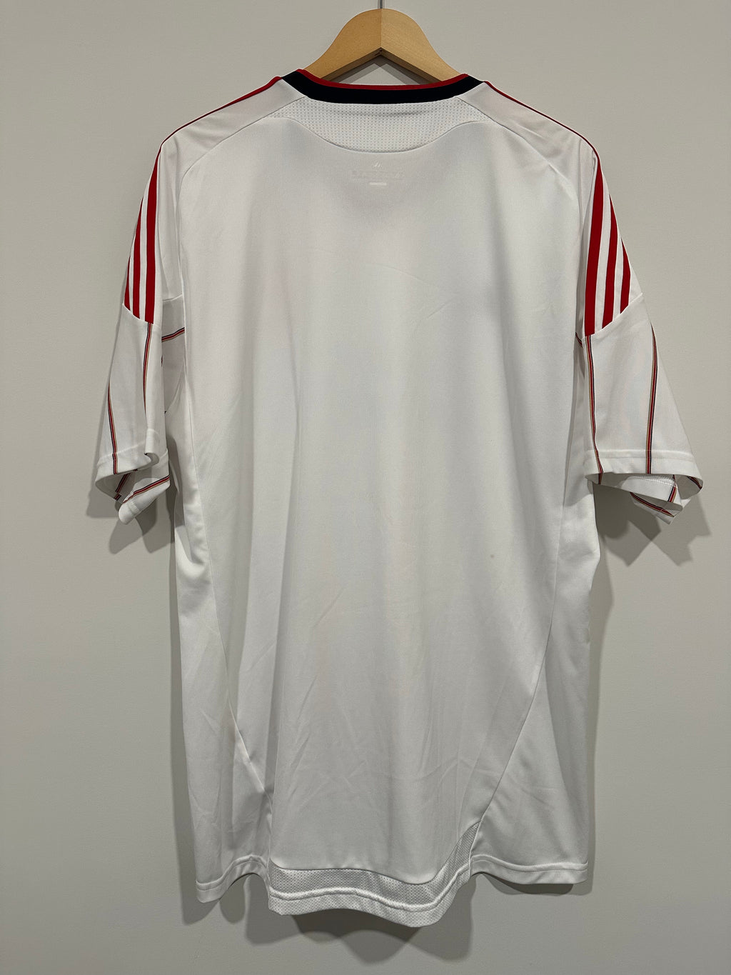 Liverpool 2010-11 Away Soccer Jersey (XL)