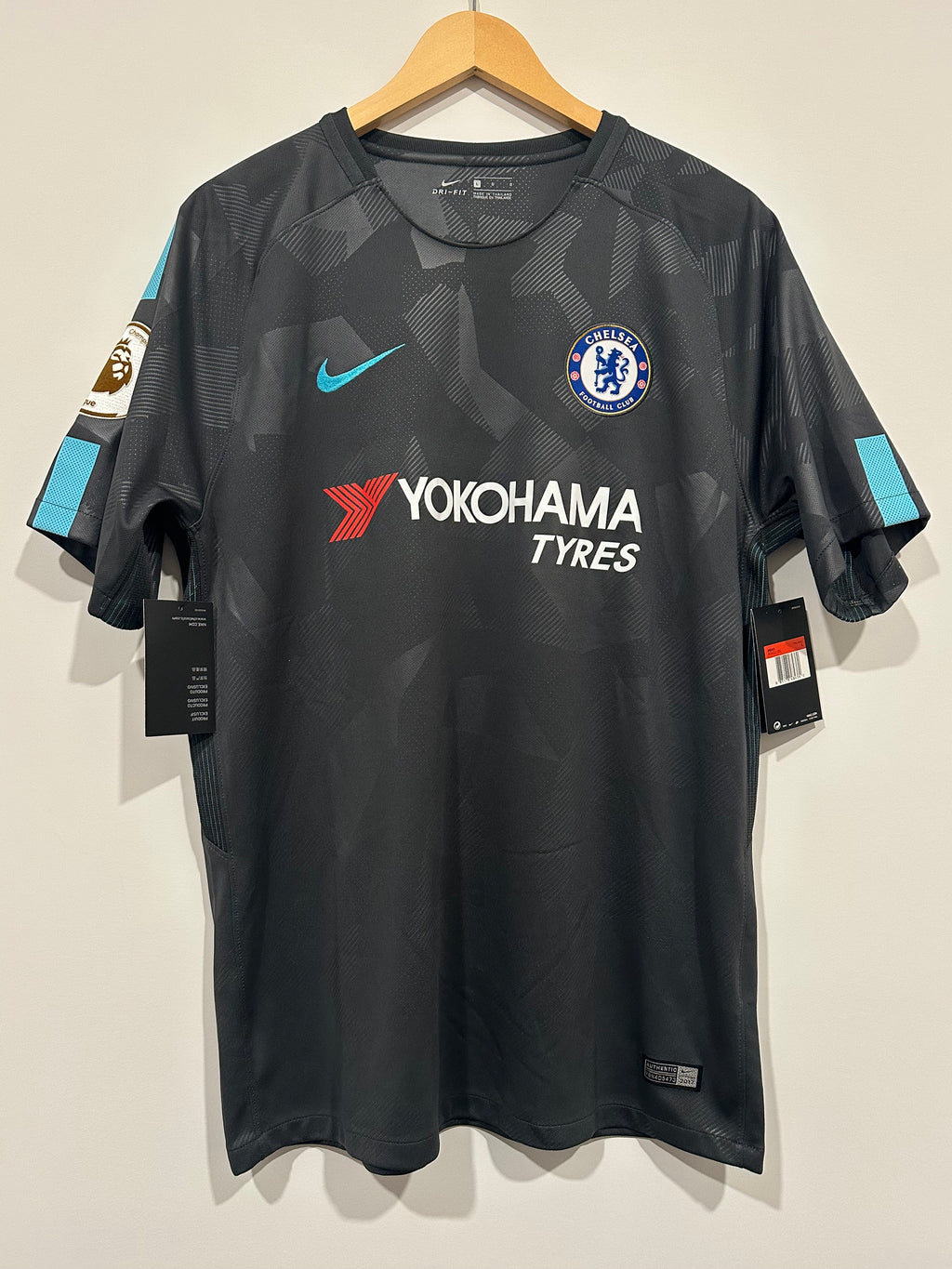 Chelsea 2017-18 Third Soccer Jersey (L) NWT