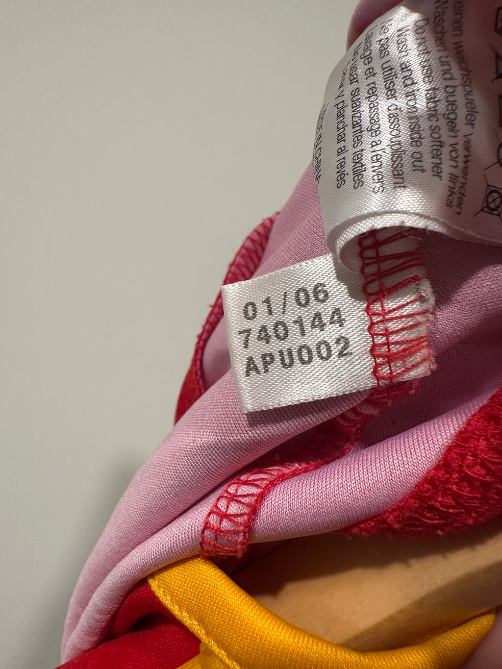 Spain 2006-08 Home Soccer Jersey (L)