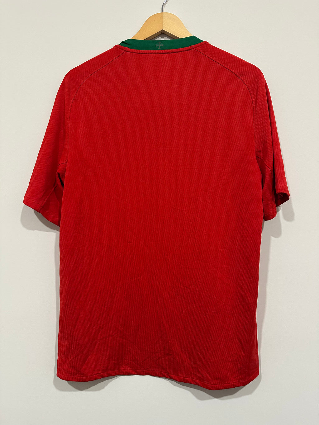 Portugal 2008-09 Home Soccer Jersey (M)