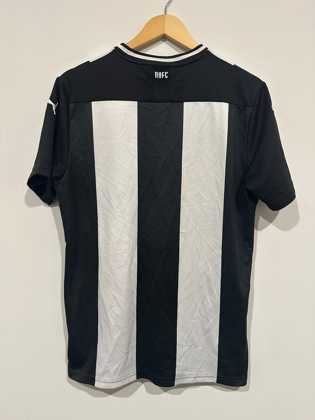 Newcastle United 2019-20 Home Soccer Jersey (M)
