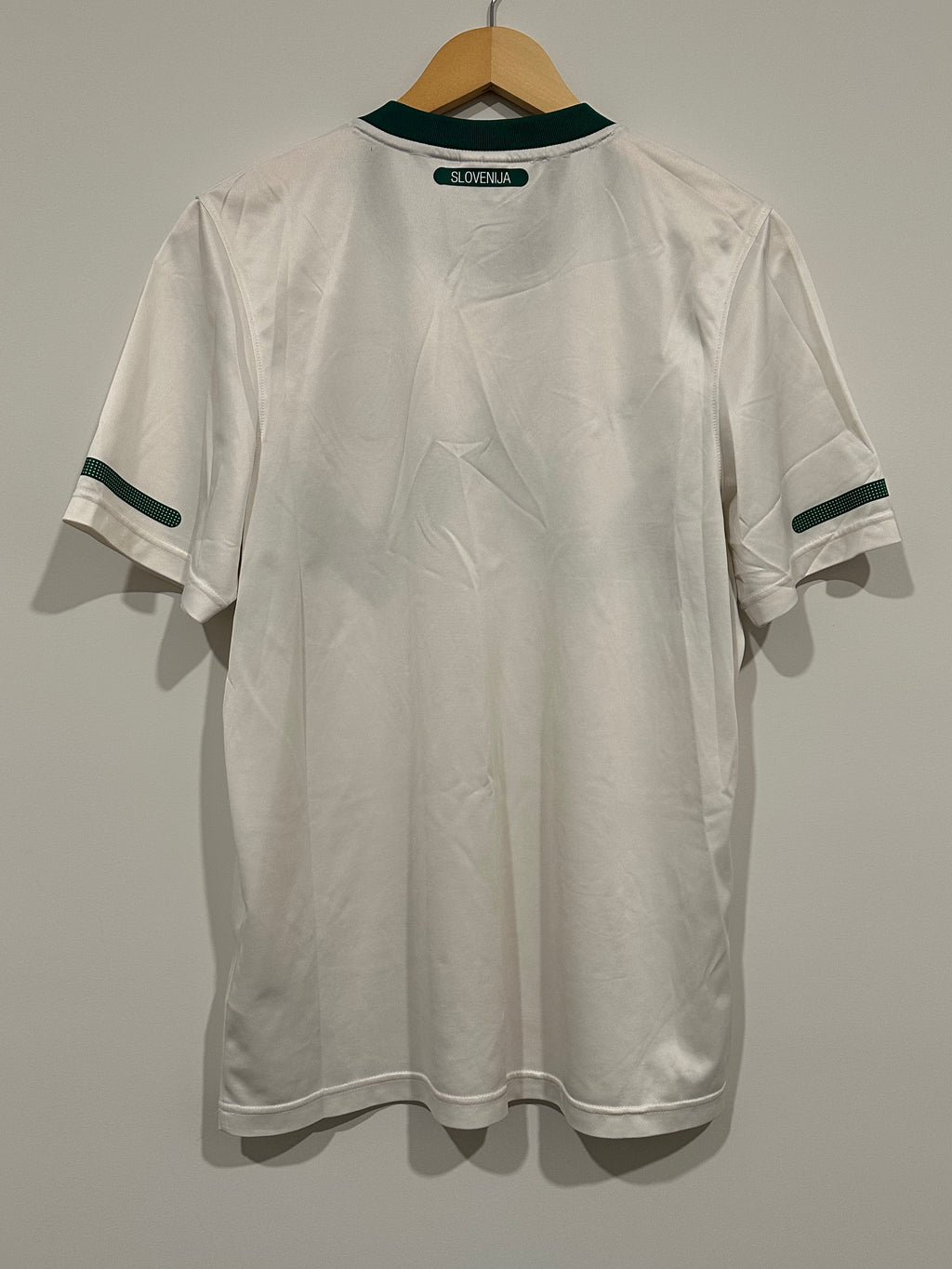 Slovenia 2010-11 Home Soccer Jersey (S)