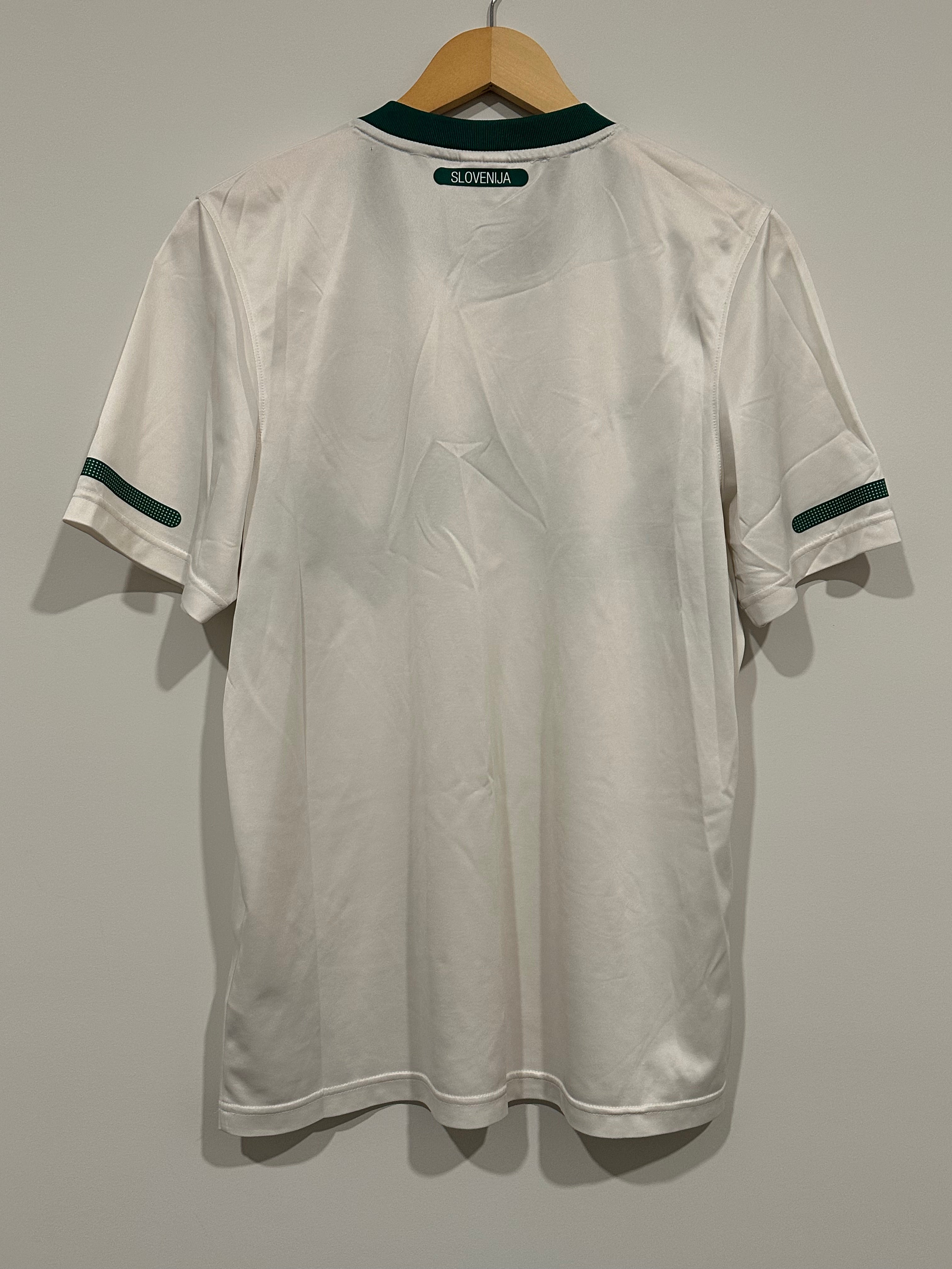 Slovenia 2010-11 Home Soccer Jersey (S)