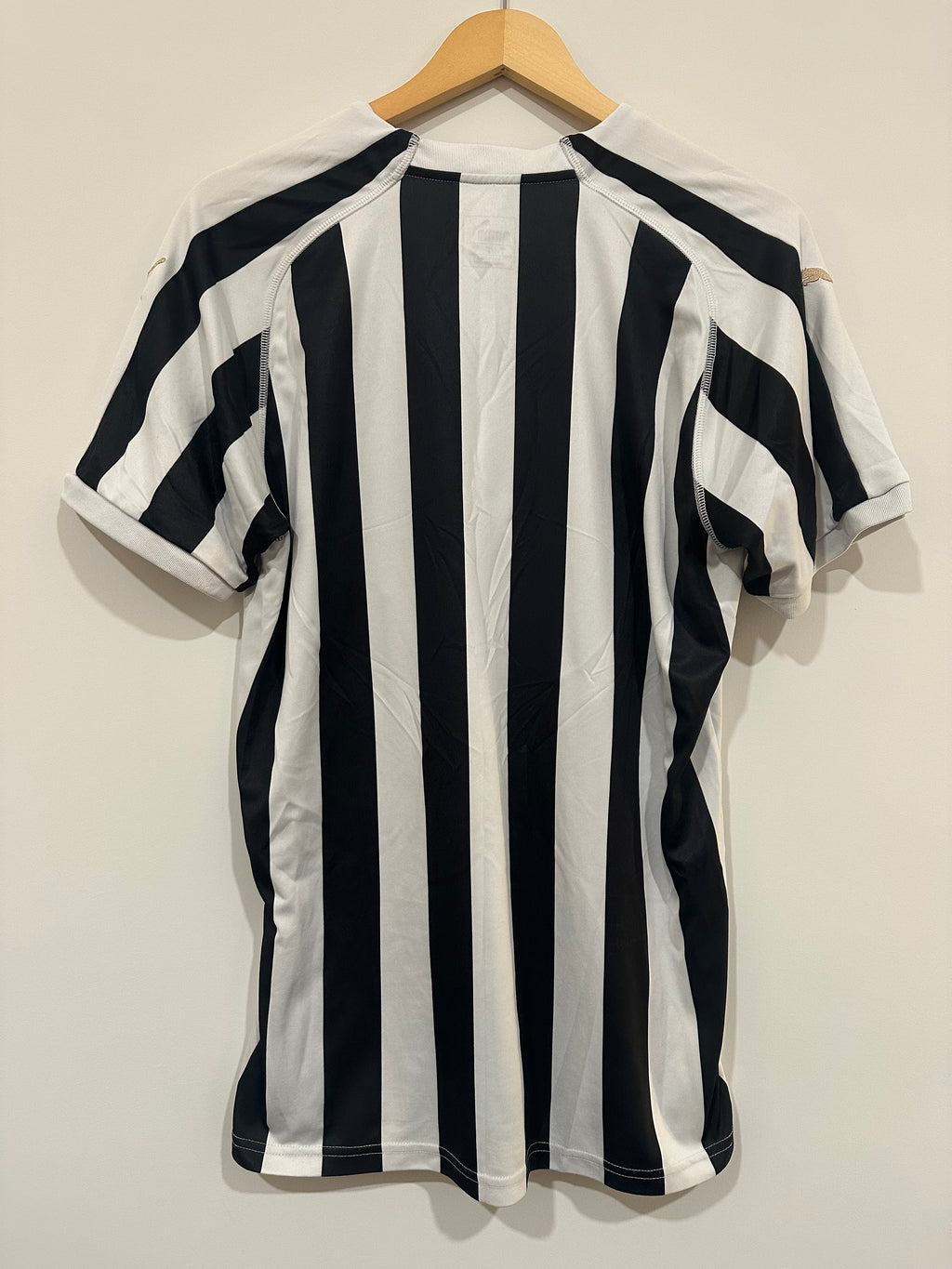 Newcastle United 2018-19 Home Soccer Jersey (L)