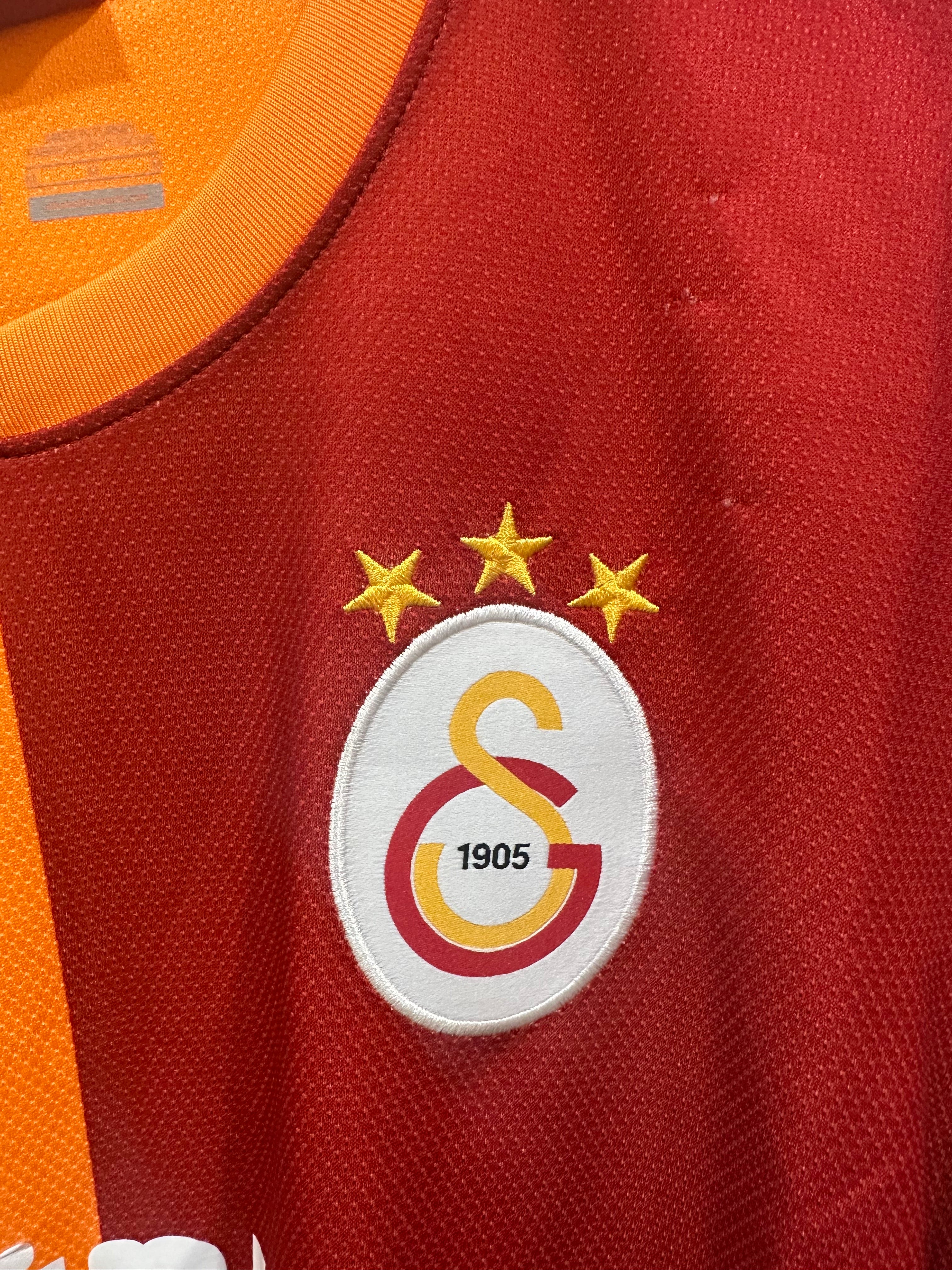 Galatasaray 2013-14 Home Soccer Jersey (M)