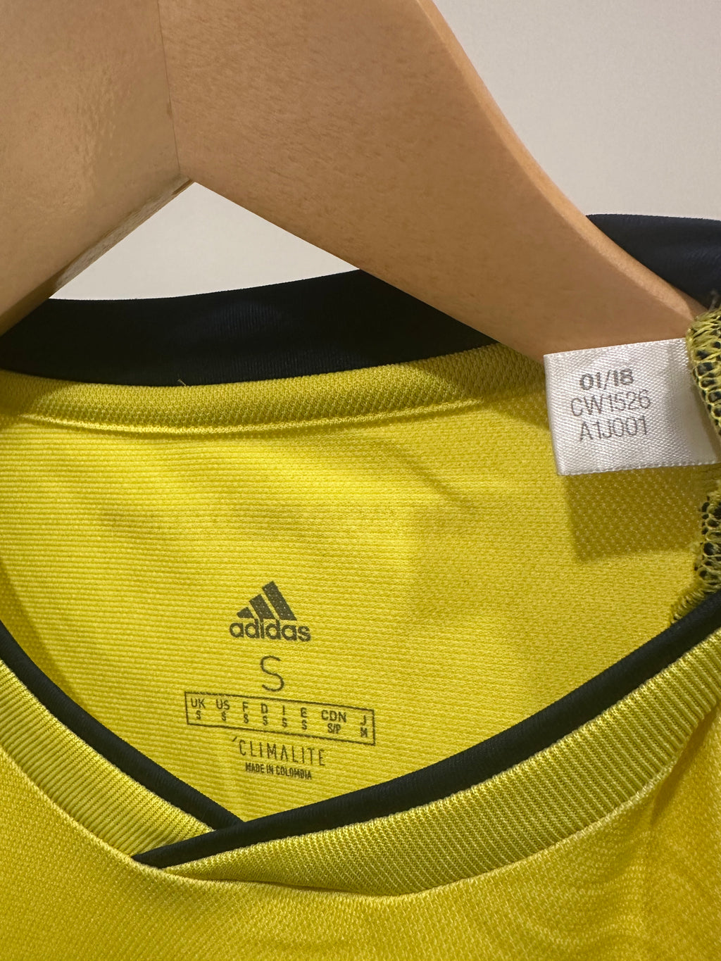 Colombia 2018 Home Soccer Jersey (S)