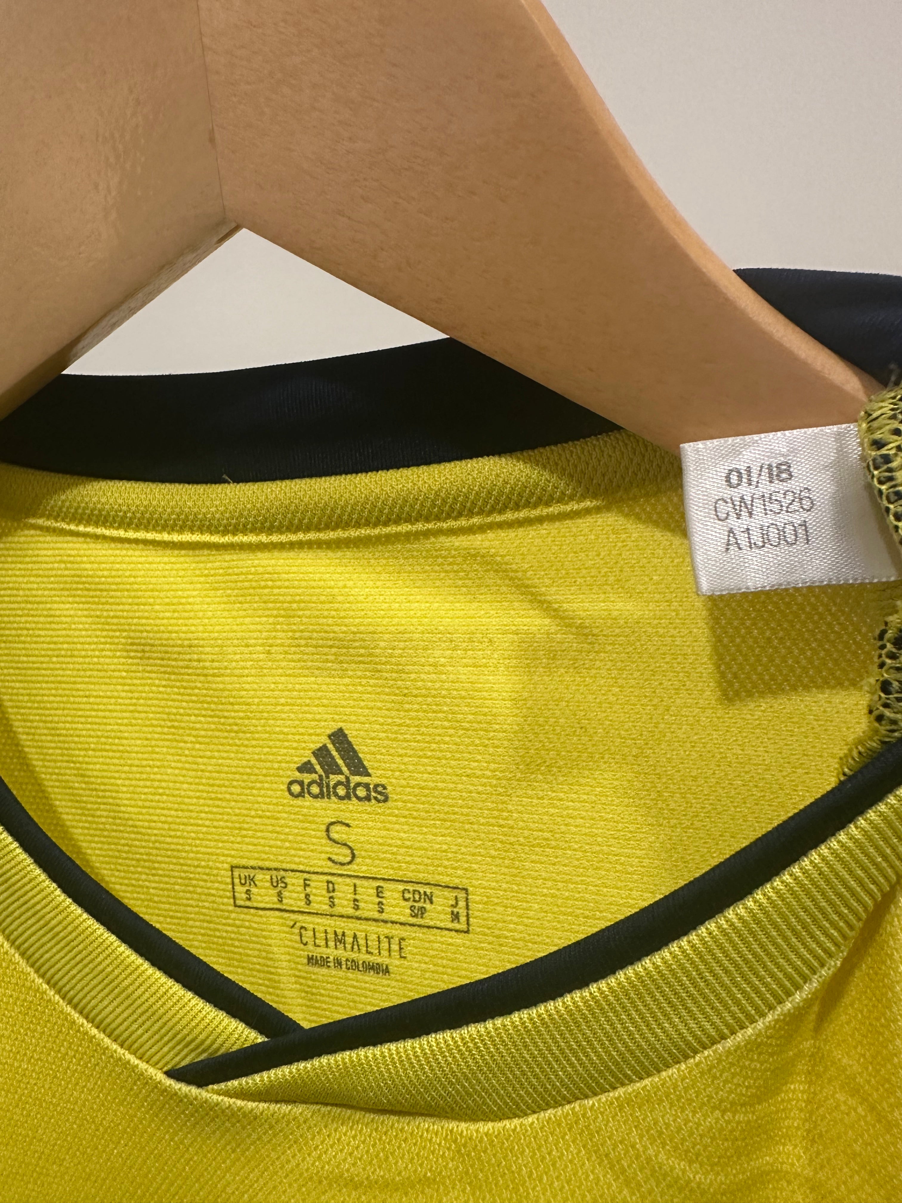 Colombia 2018 Home Soccer Jersey (S)