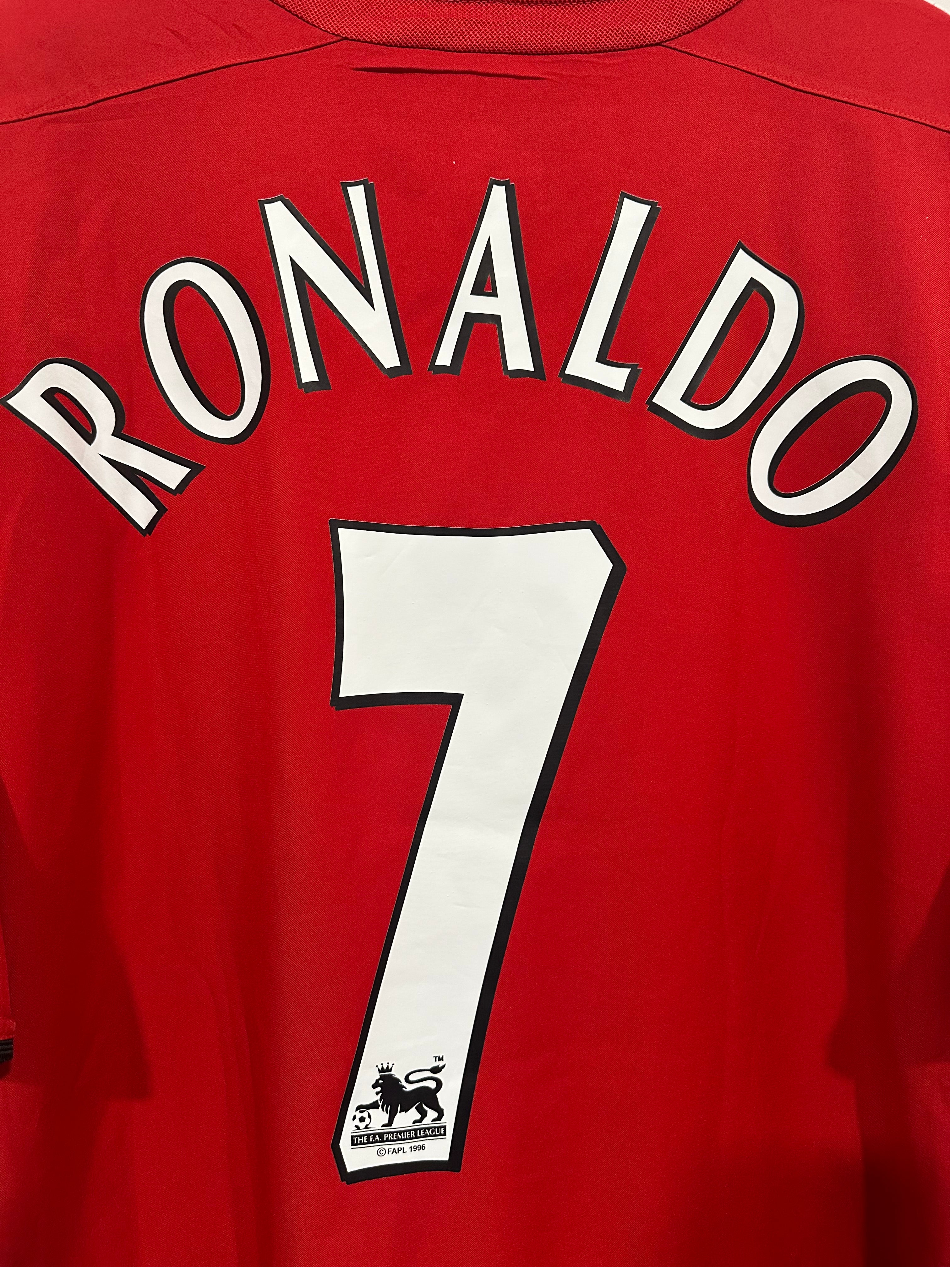 Manchester United 2002-04 Home Soccer Jersey Ronaldo #7 (XL)