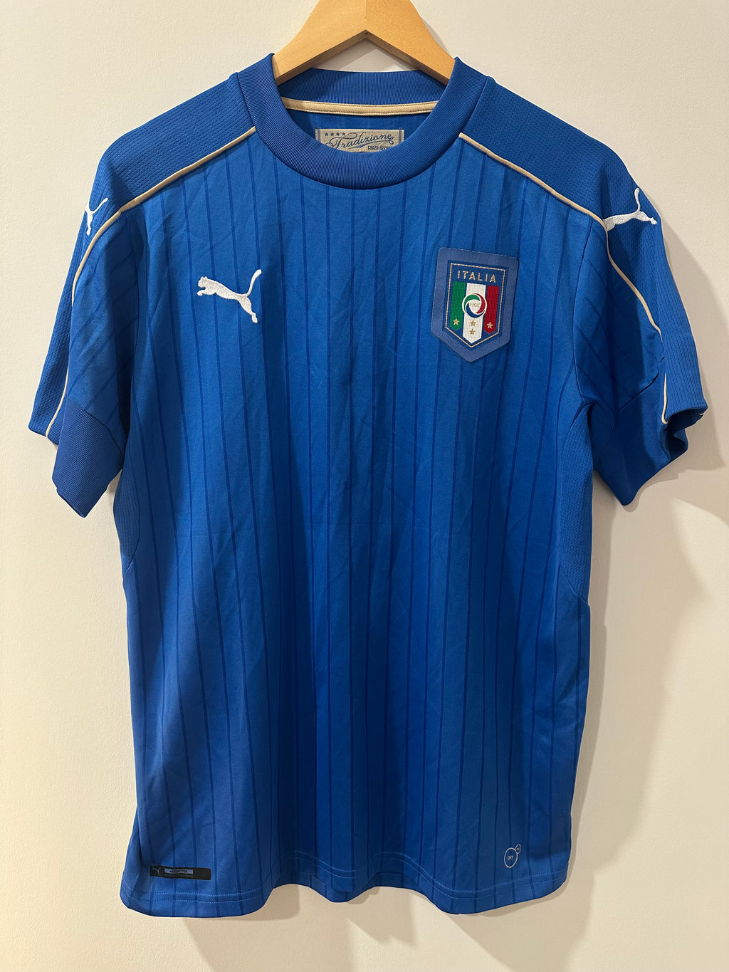 Italy 2016-17 Home Soccer Jersey (M)