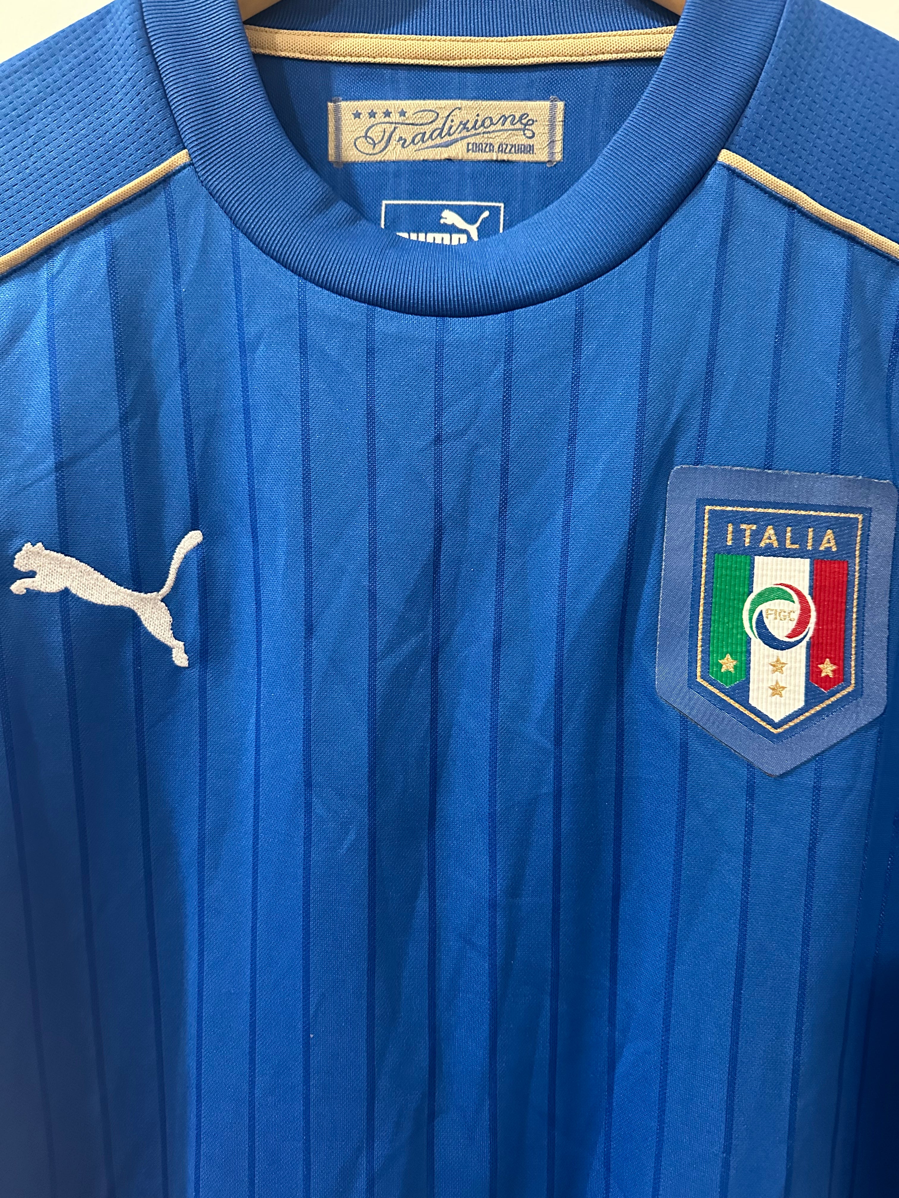 Italy 2016-17 Home Soccer Jersey (M)