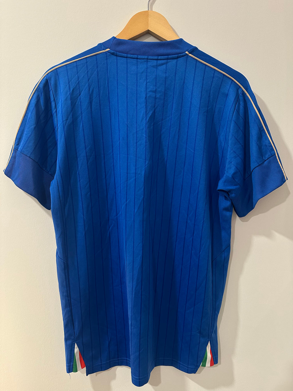 Italy 2016-17 Home Soccer Jersey (M)