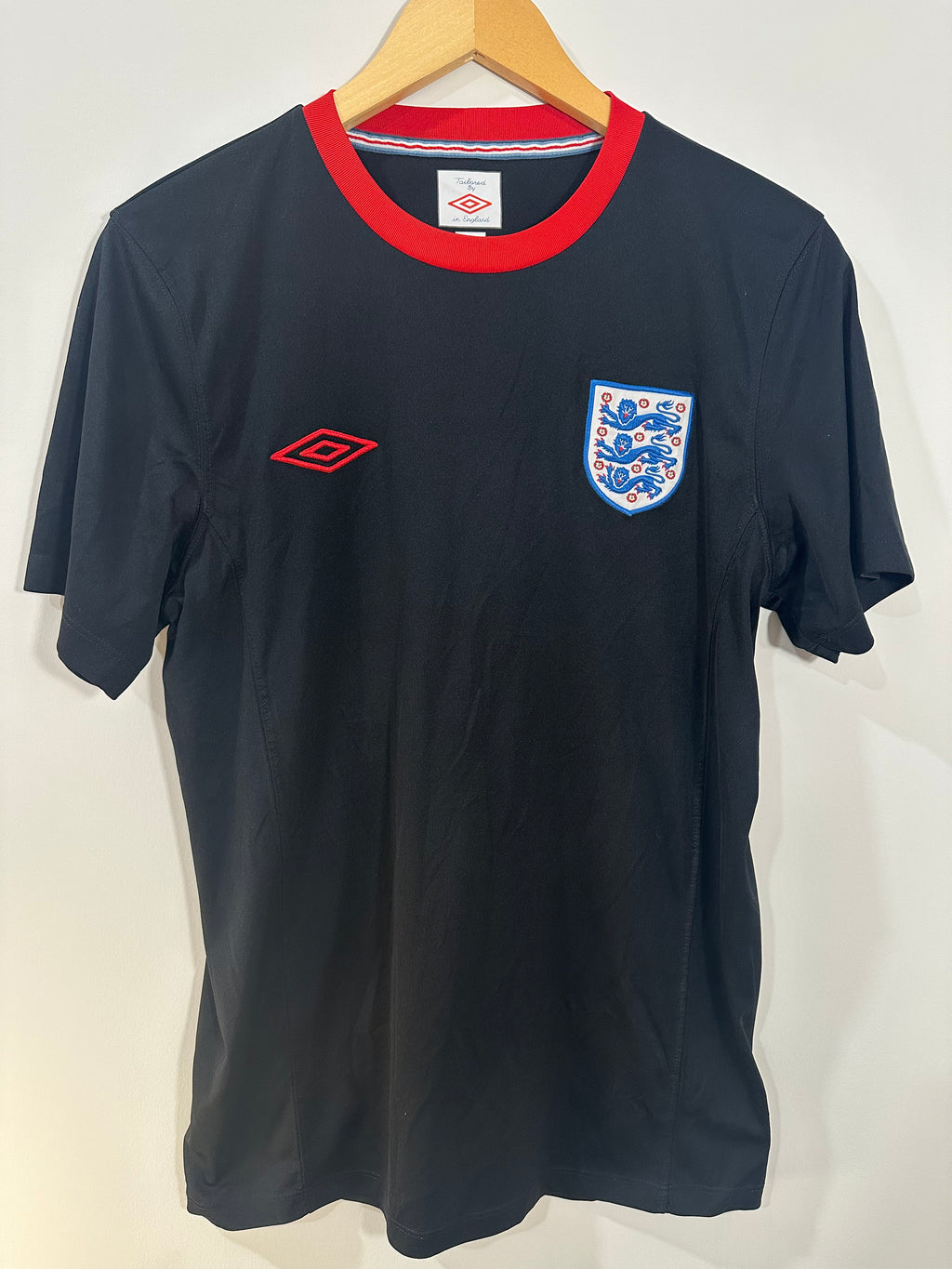 England 2010-11 Black Training Soccer Jersey (M)