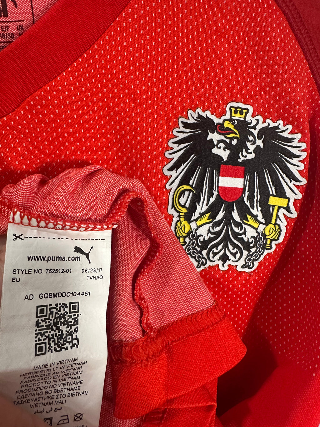 Austria 2018-19 Home Soccer Jersey (M)