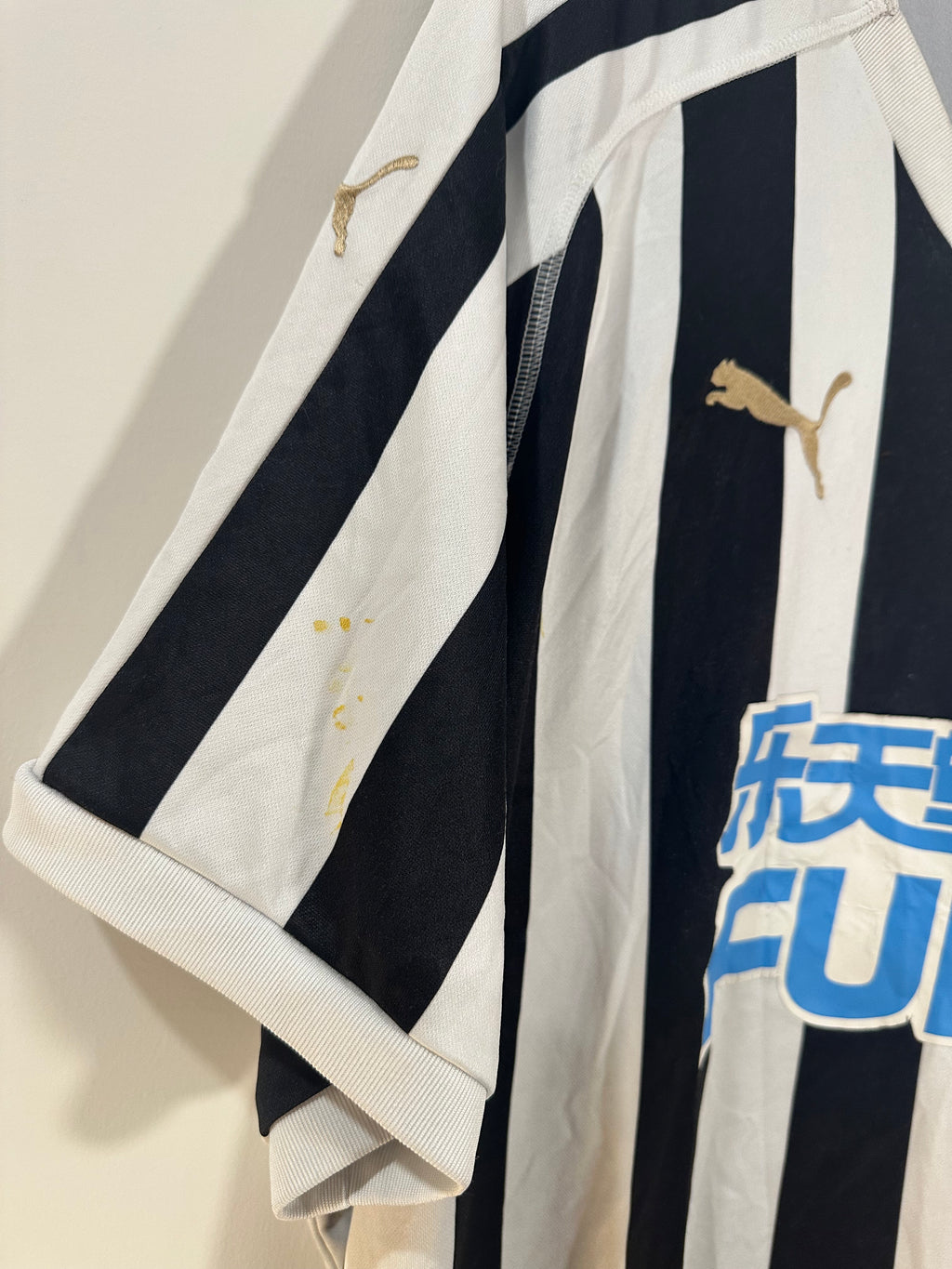 Newcastle United 2018-19 Home Soccer Jersey (4XL) [B Grade]