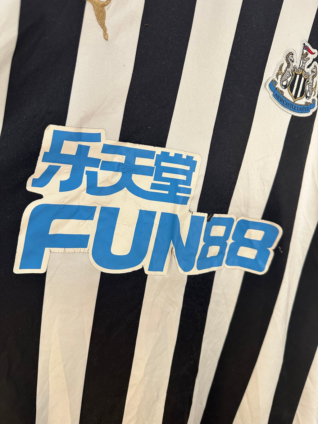 Newcastle United 2018-19 Home Soccer Jersey (4XL) [B Grade]