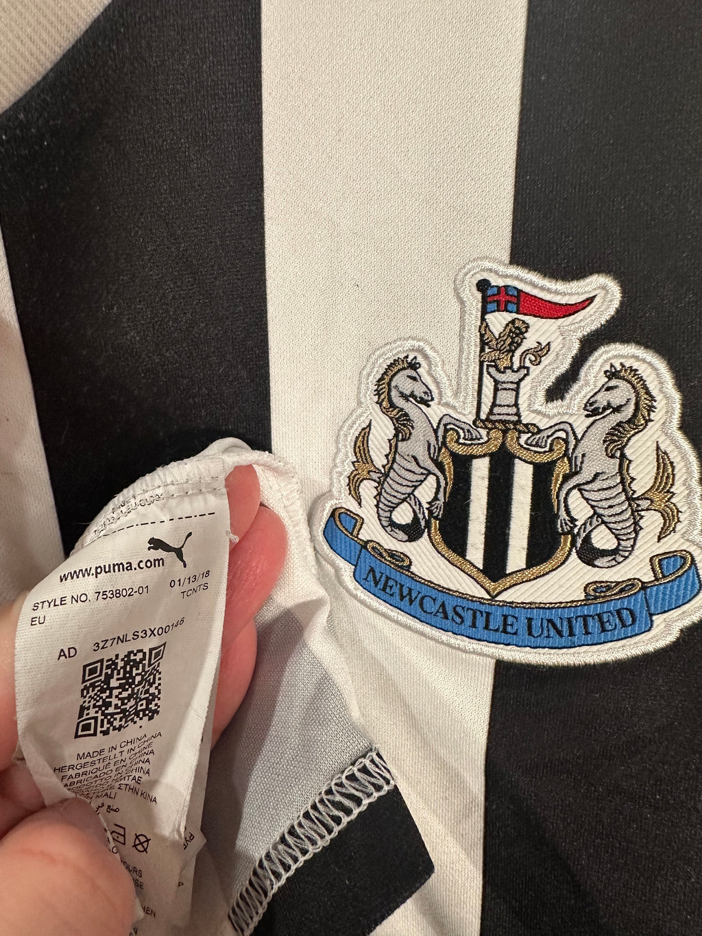 Newcastle United 2018-19 Home Soccer Jersey (4XL) [B Grade]