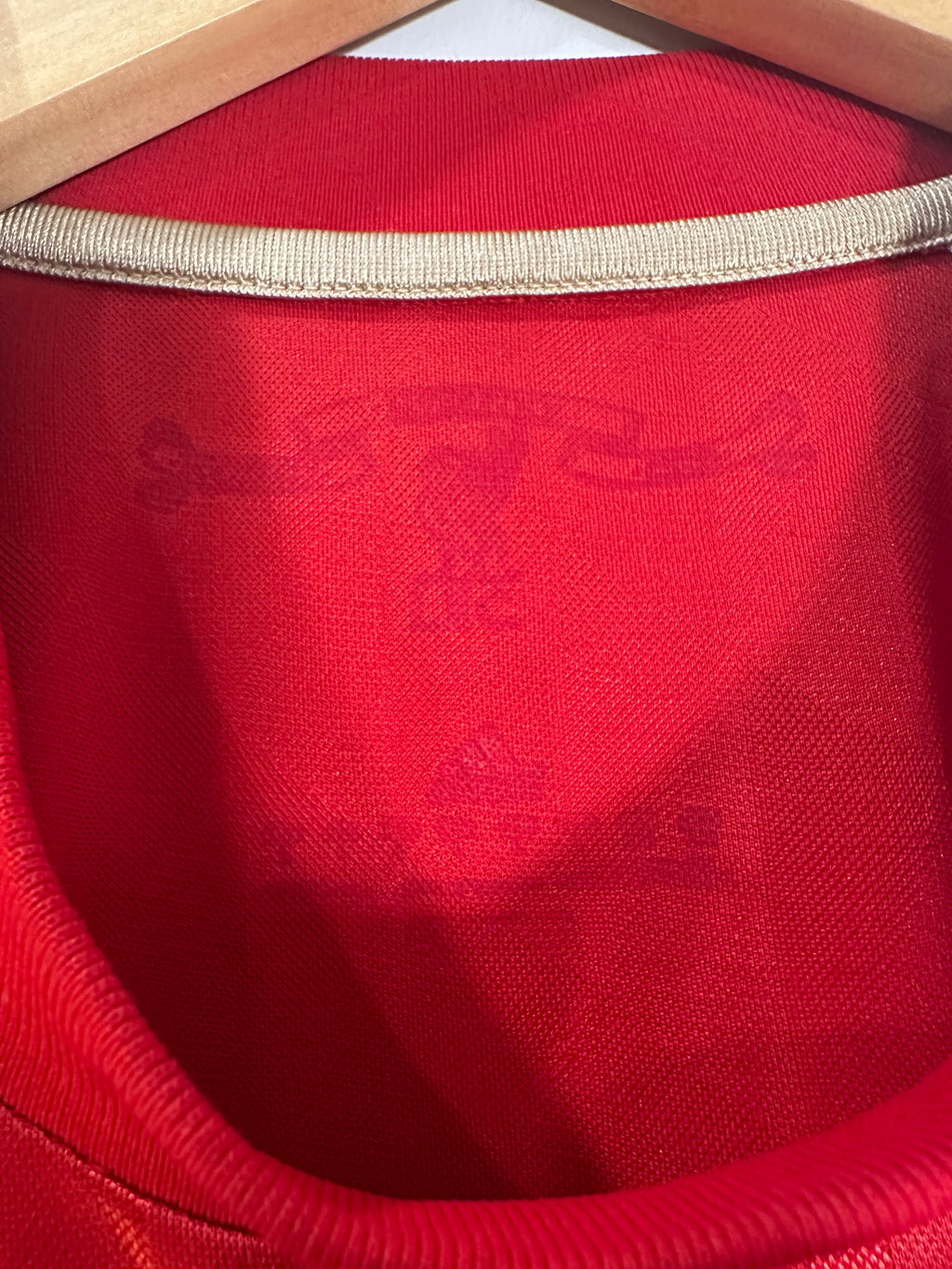 Liverpool 2010-12 Home Soccer Jersey (L) [B Grade]