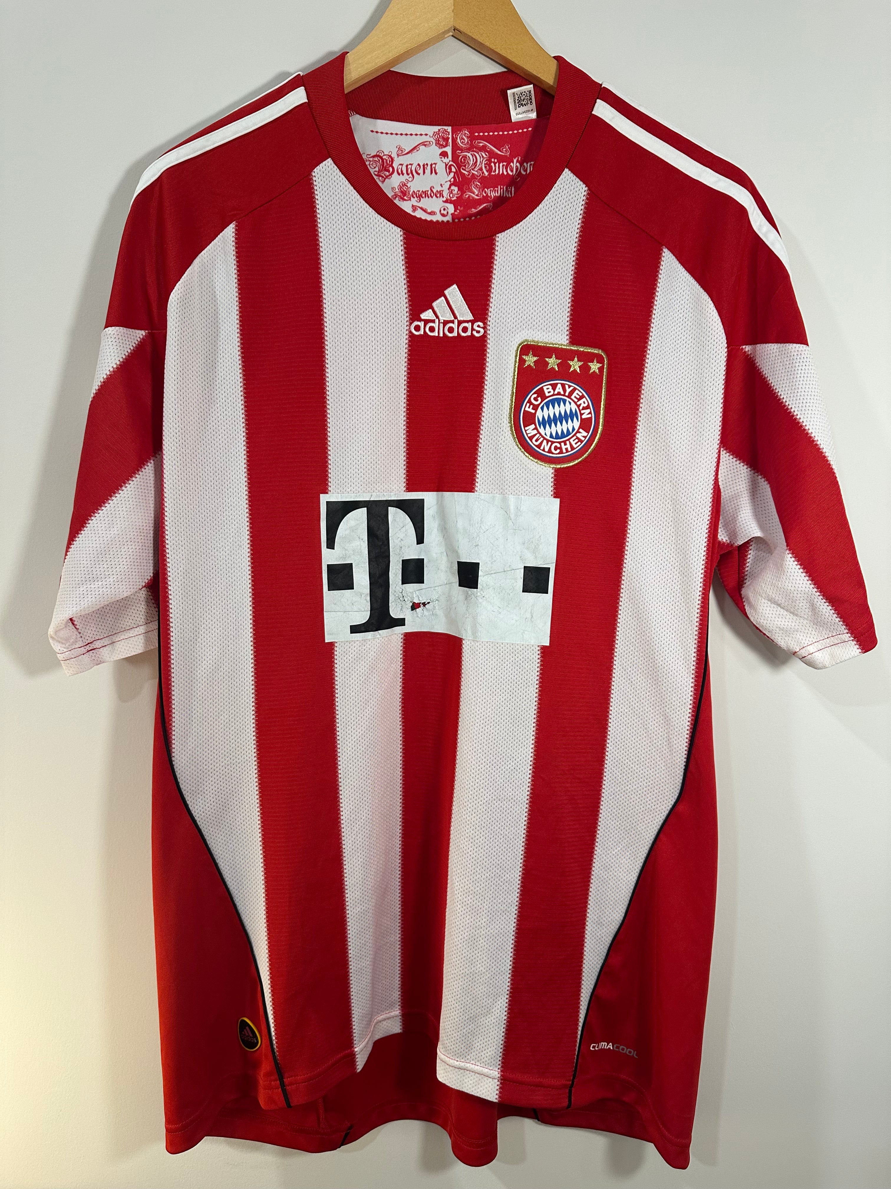 Bayern Munich 2010-11 Home Soccer Jersey (L) [B Grade]