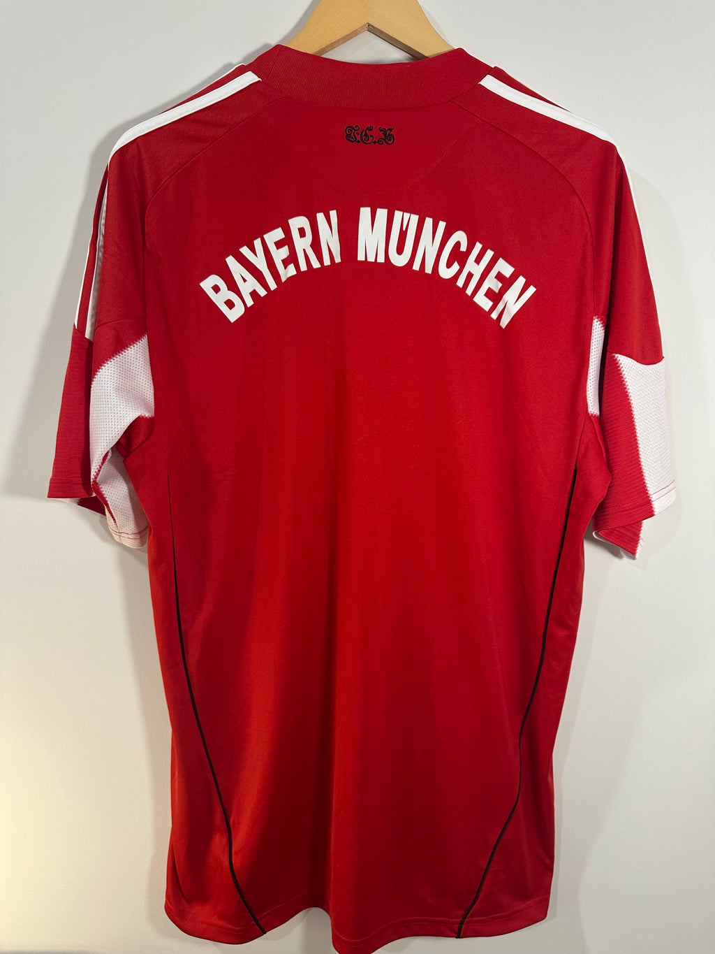 Bayern Munich 2010-11 Home Soccer Jersey (L) [B Grade]