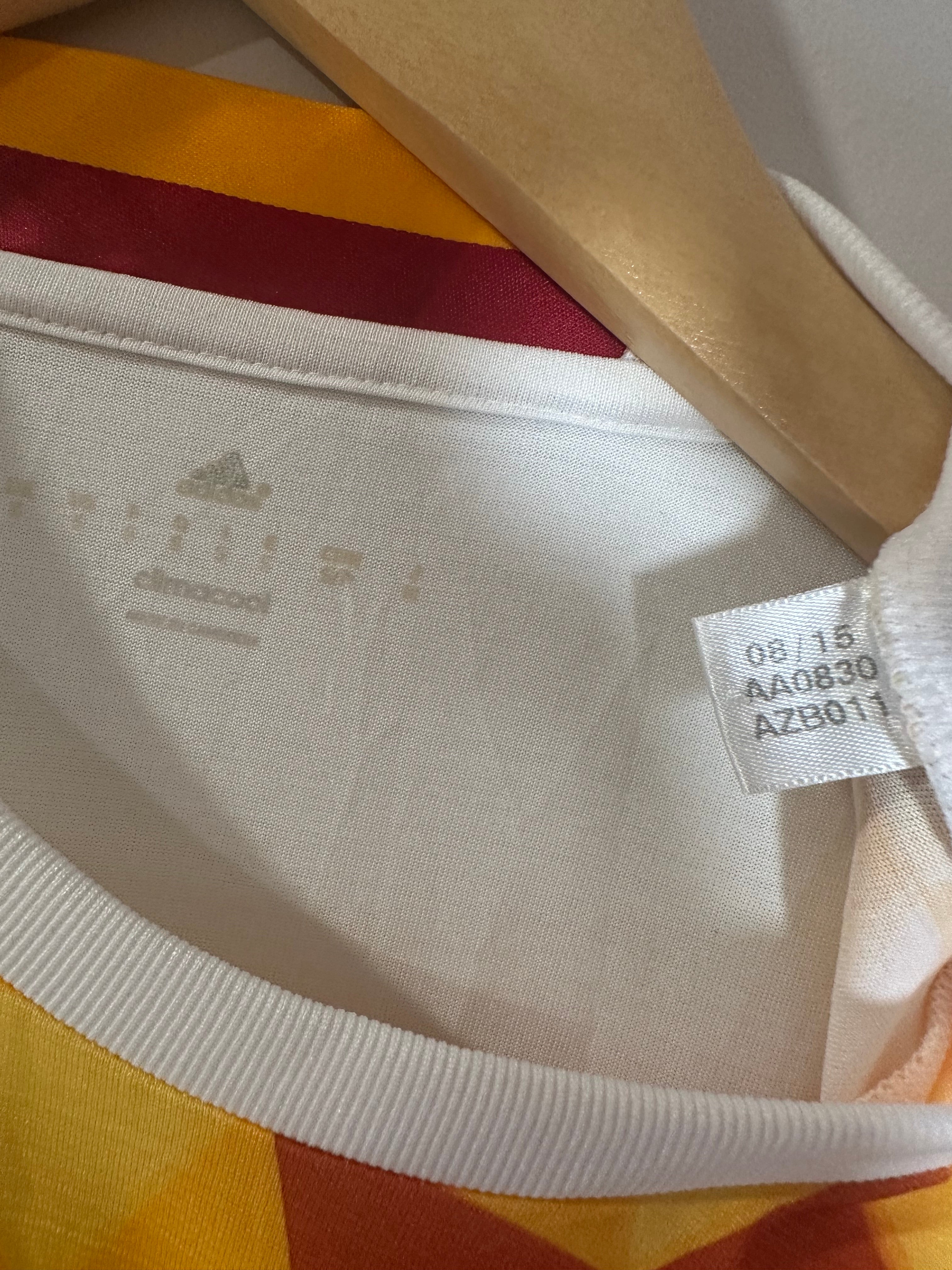 Spain 2016 Away Soccer Jersey (S)
