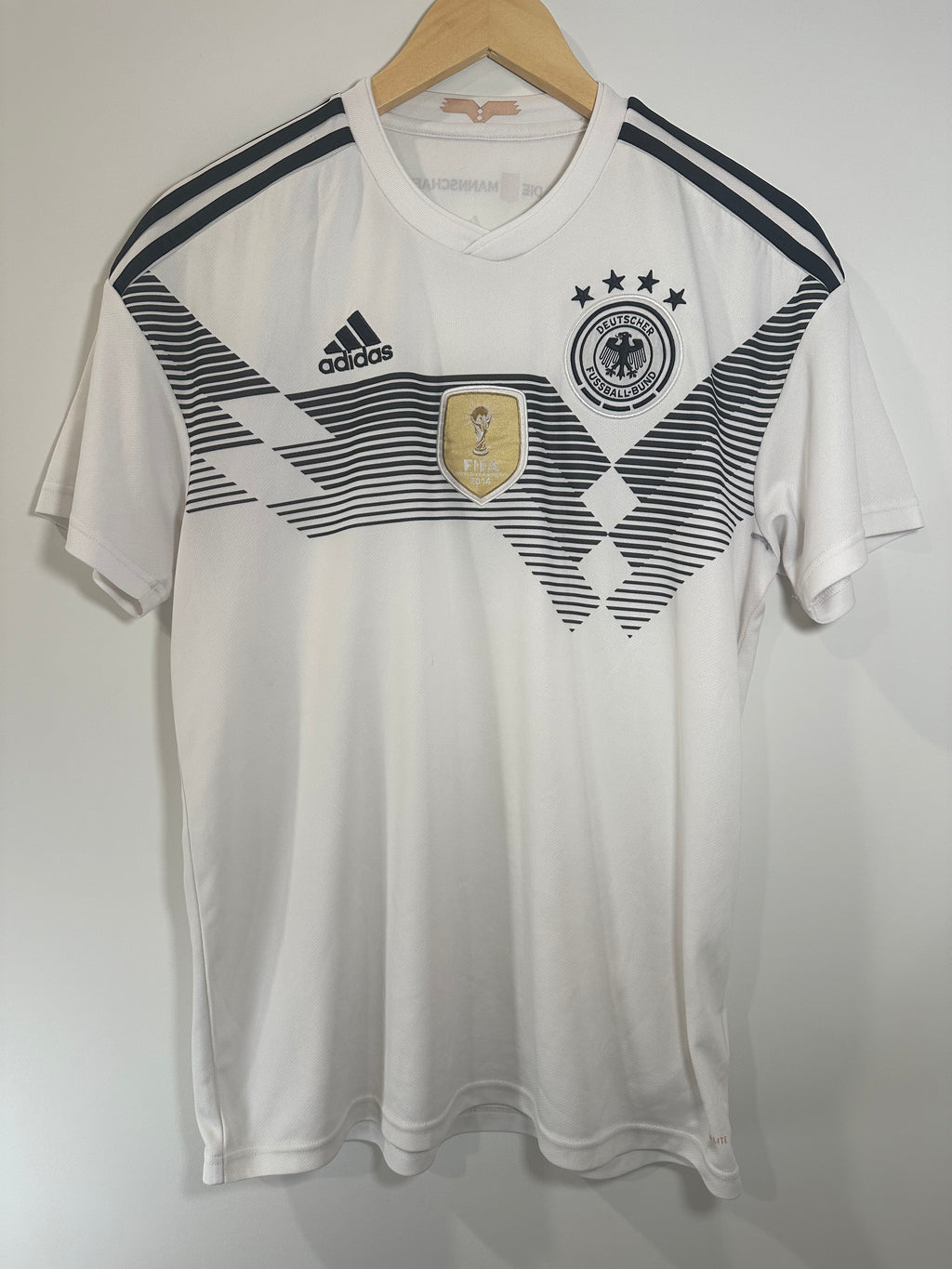 Germany 2018-19 Home Soccer Jersey (M)