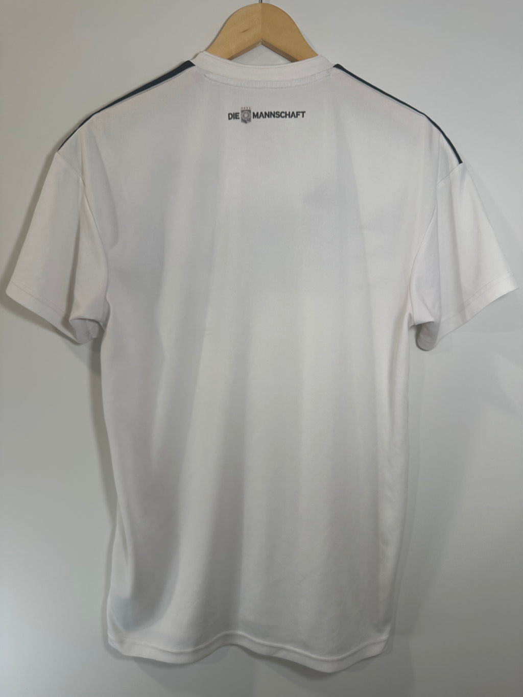Germany 2018-19 Home Soccer Jersey (M)