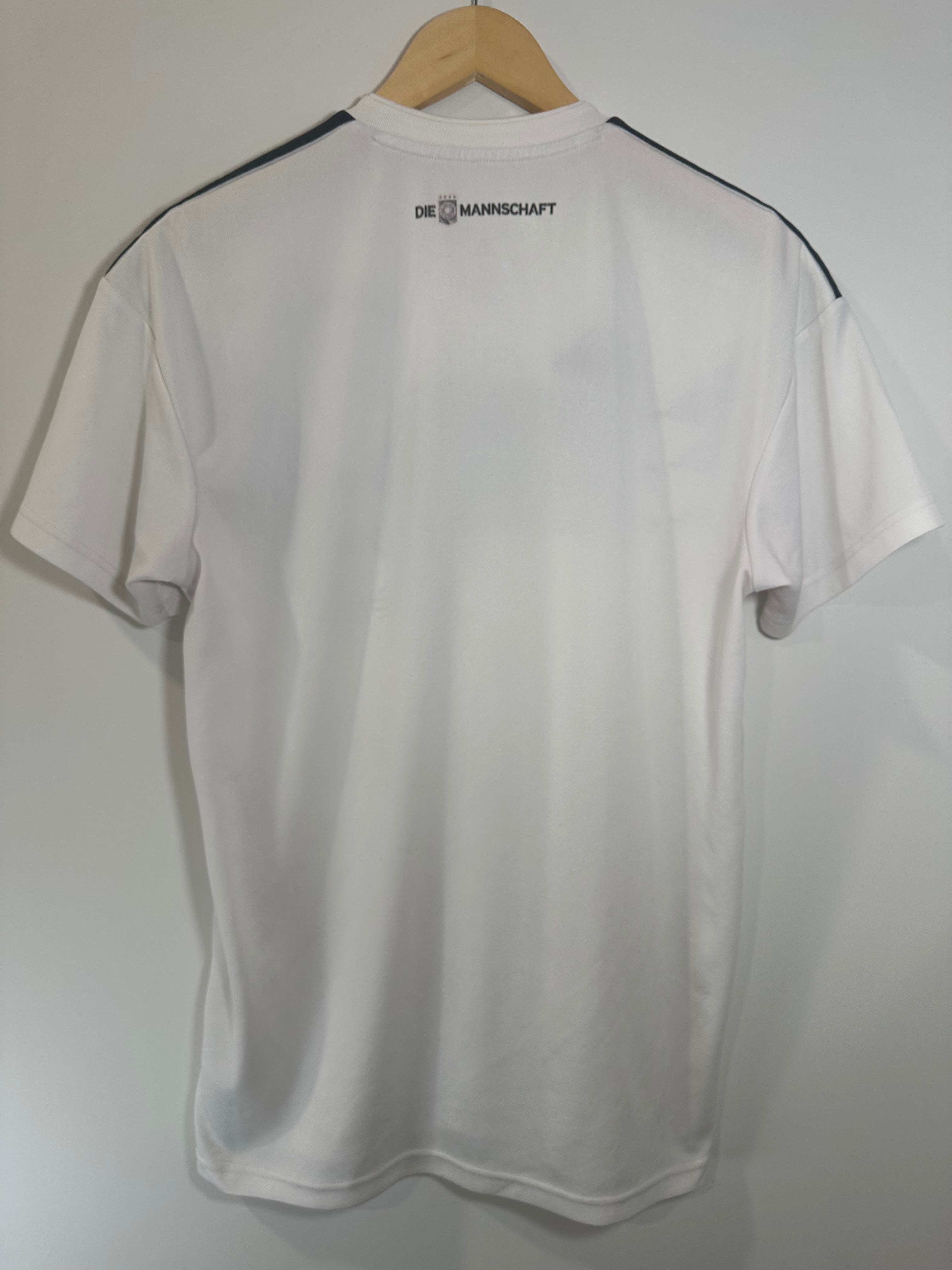 Germany 2018-19 Home Soccer Jersey (M)
