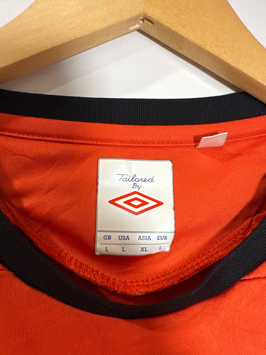 Netherlands Umbro Soccer Jersey (L)