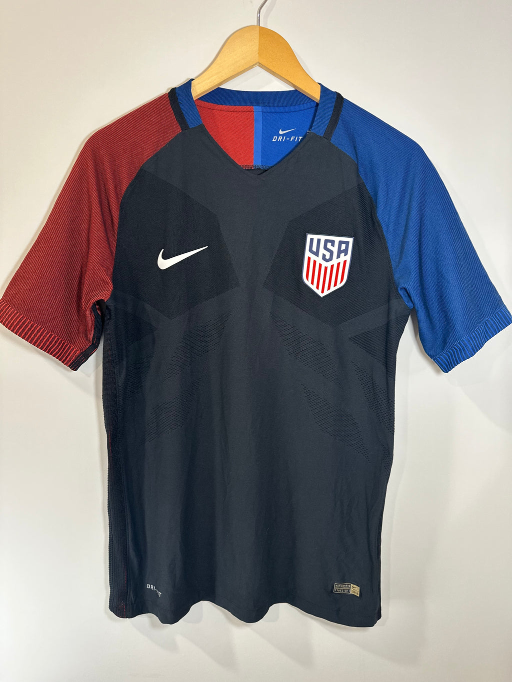 USA 2016 Away Soccer Jersey Authentic Version (M)