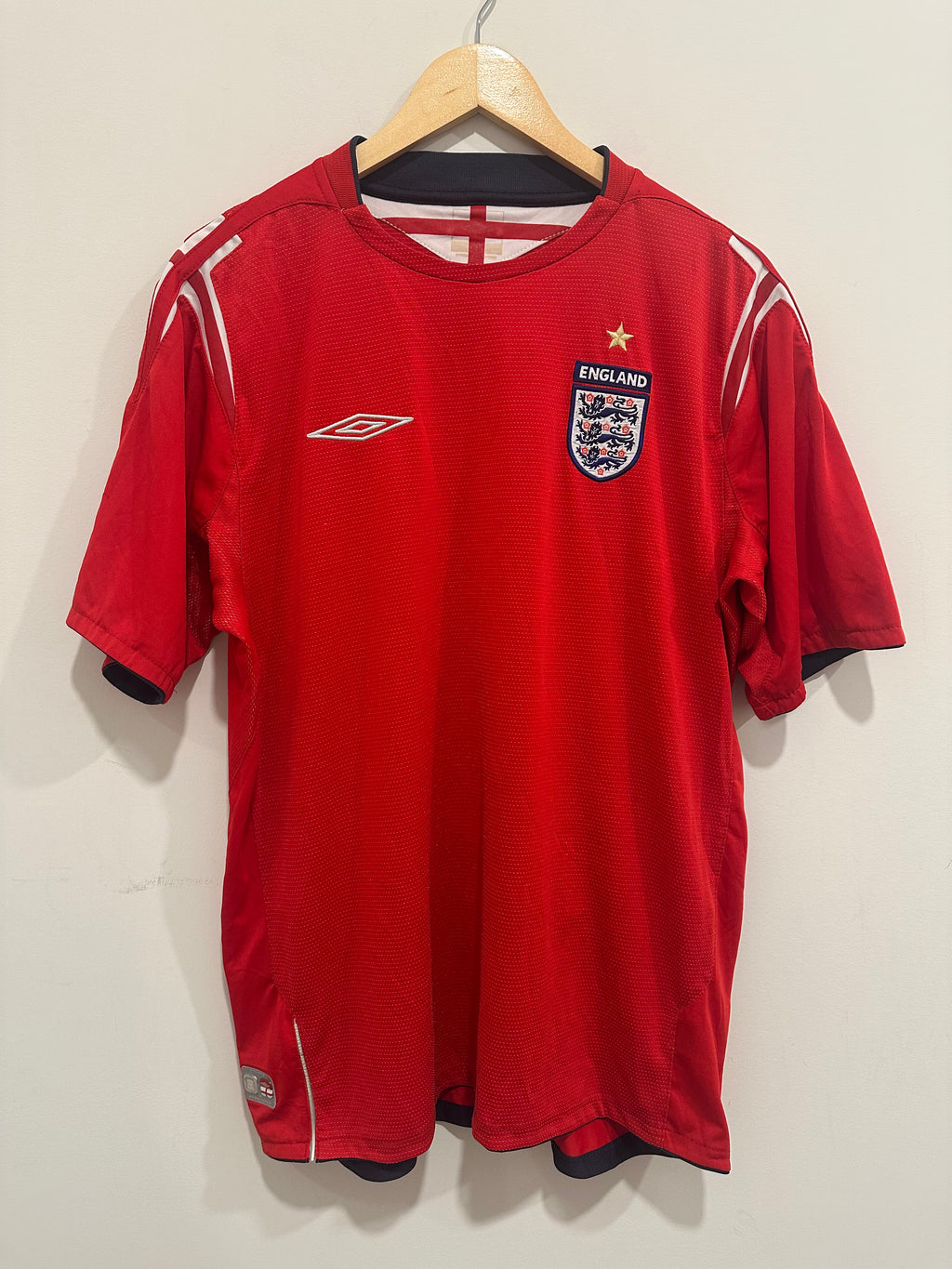 England 2004-06 Away Soccer Jersey (L)