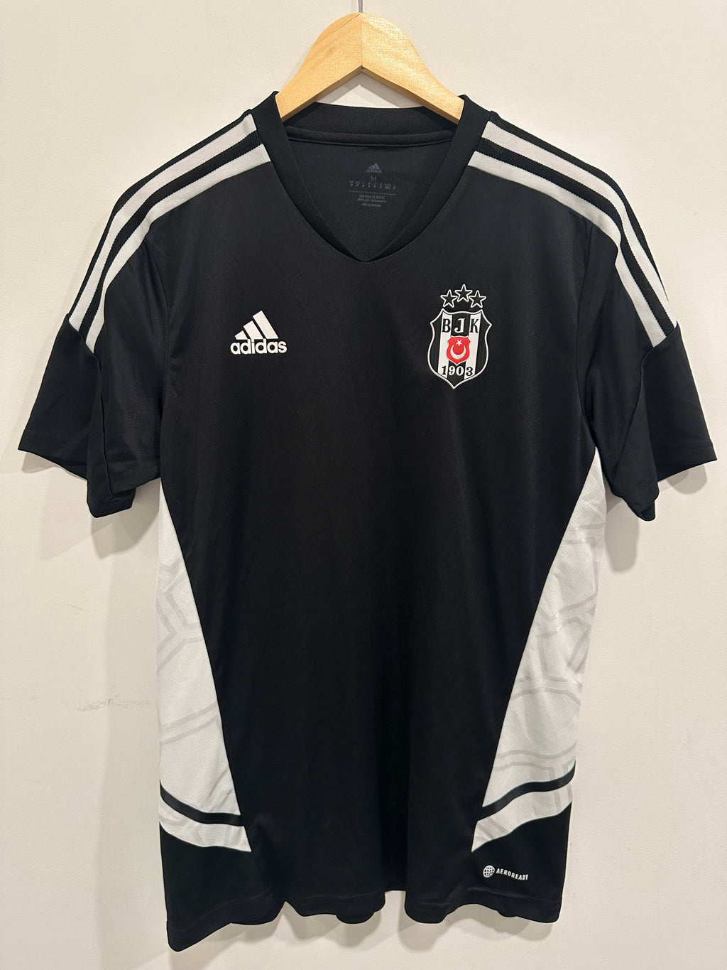Besiktas 2022 Training Jersey (M)