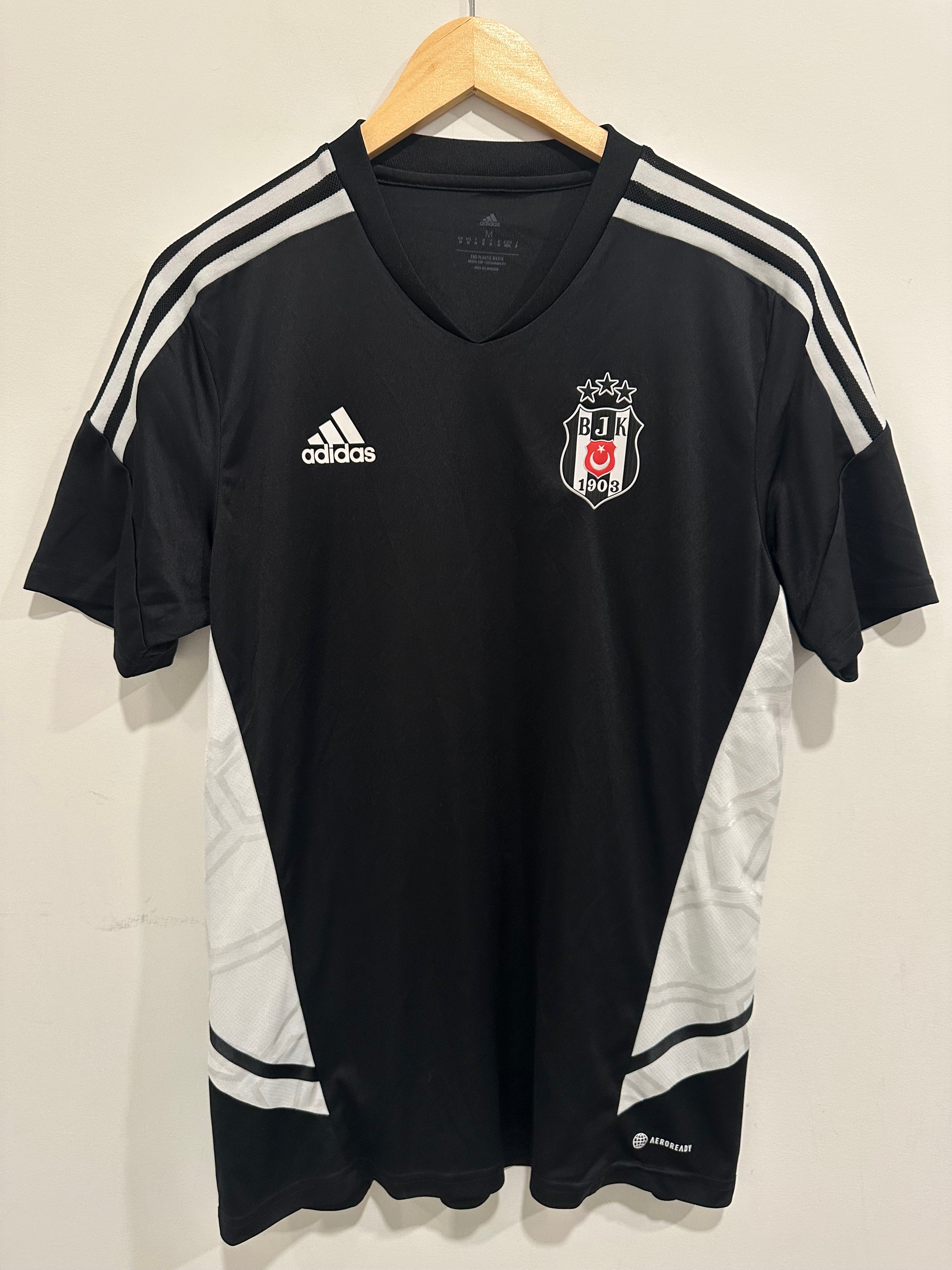 Besiktas 2022 Training Jersey (M)