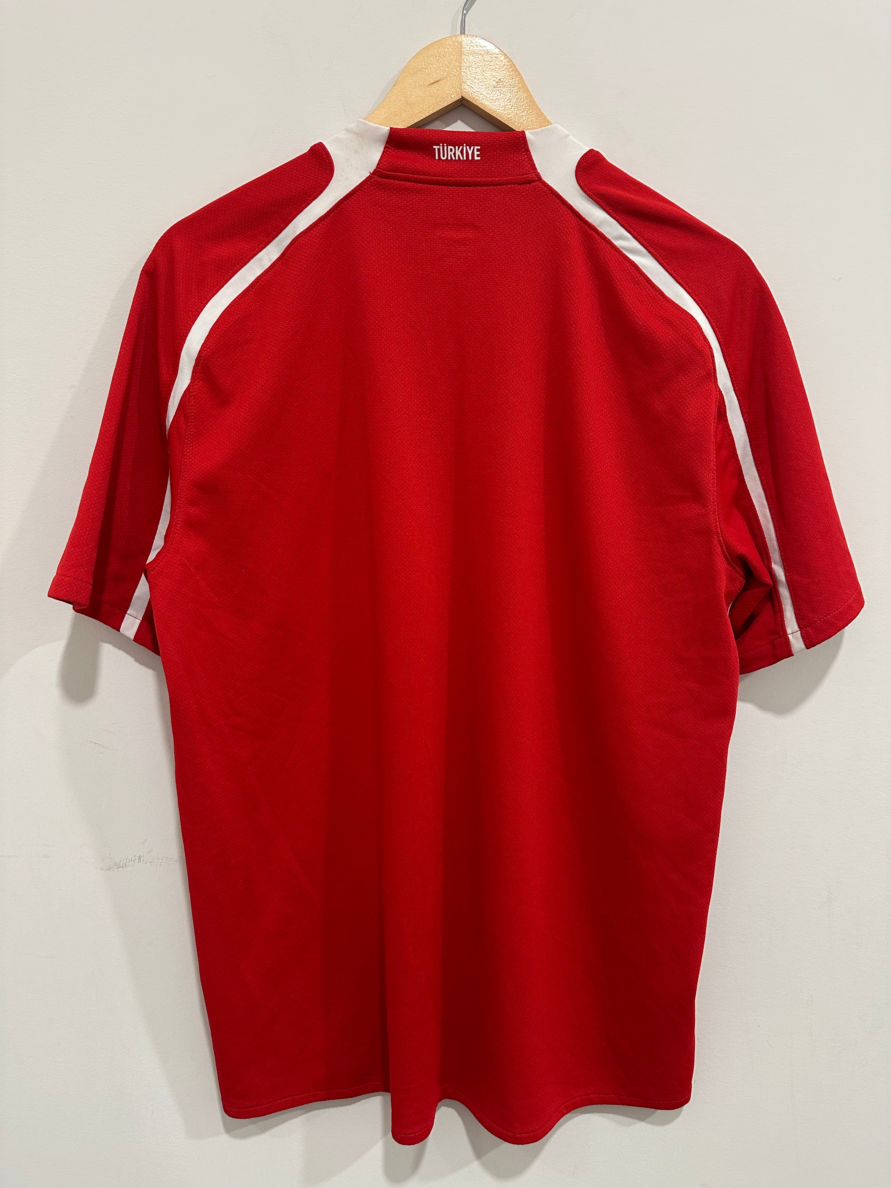 Turkey 2010-11 Home Soccer Jersey (M)