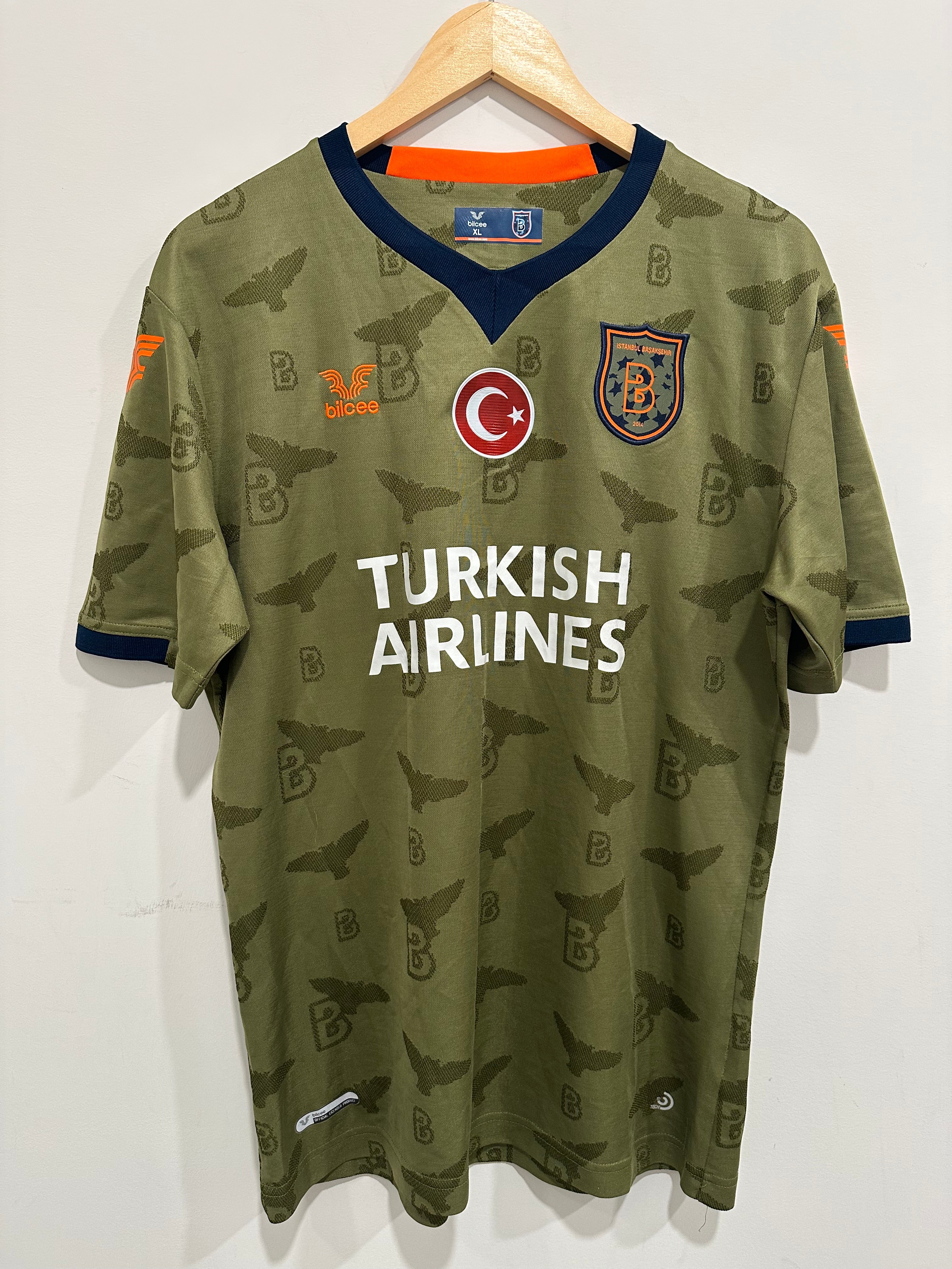 Istanbul Basaksehir FK 2020-21 Third Soccer Jersey (XL)