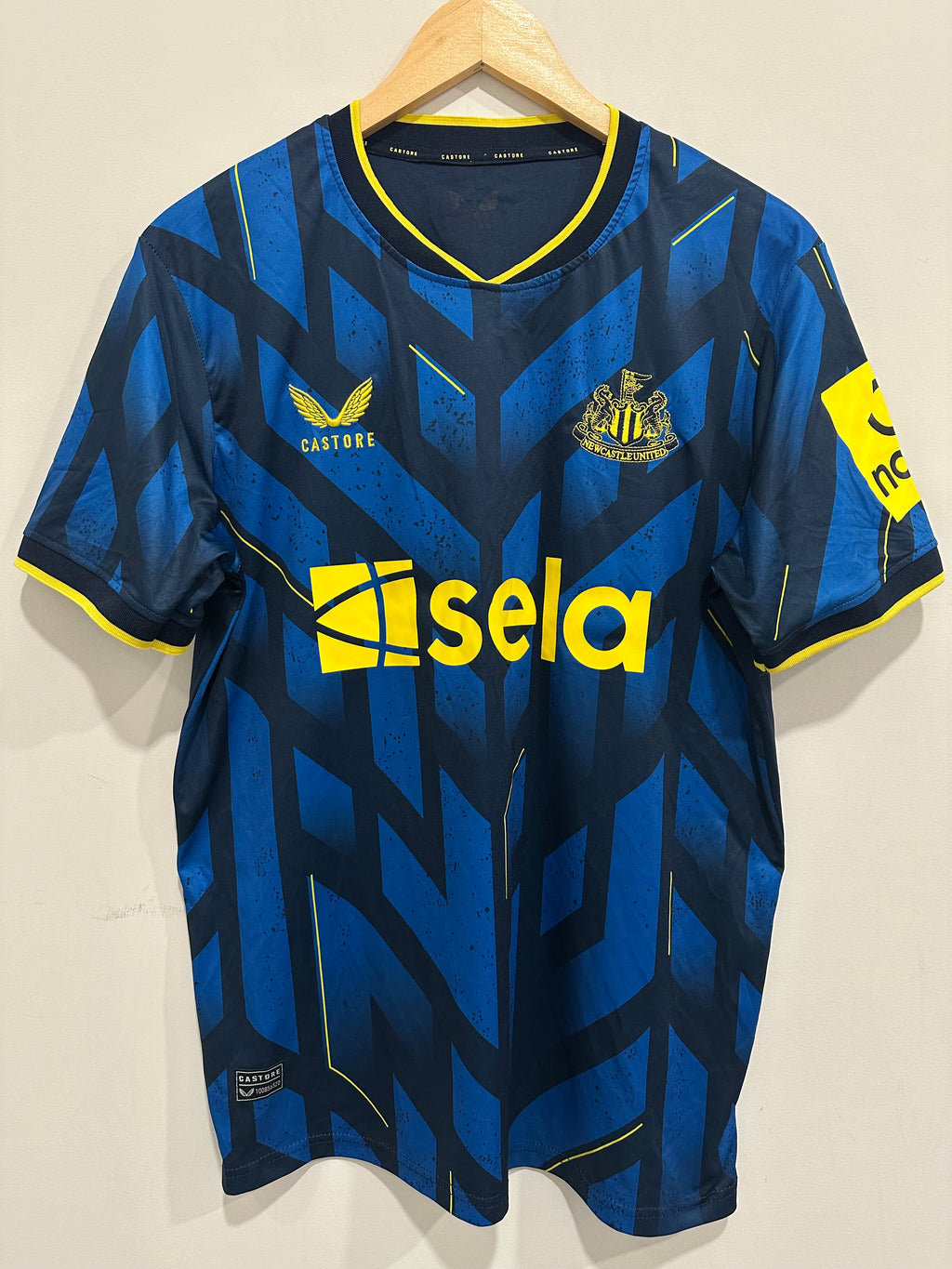 Newcastle United 2023-24 Third Soccer Jersey (M)