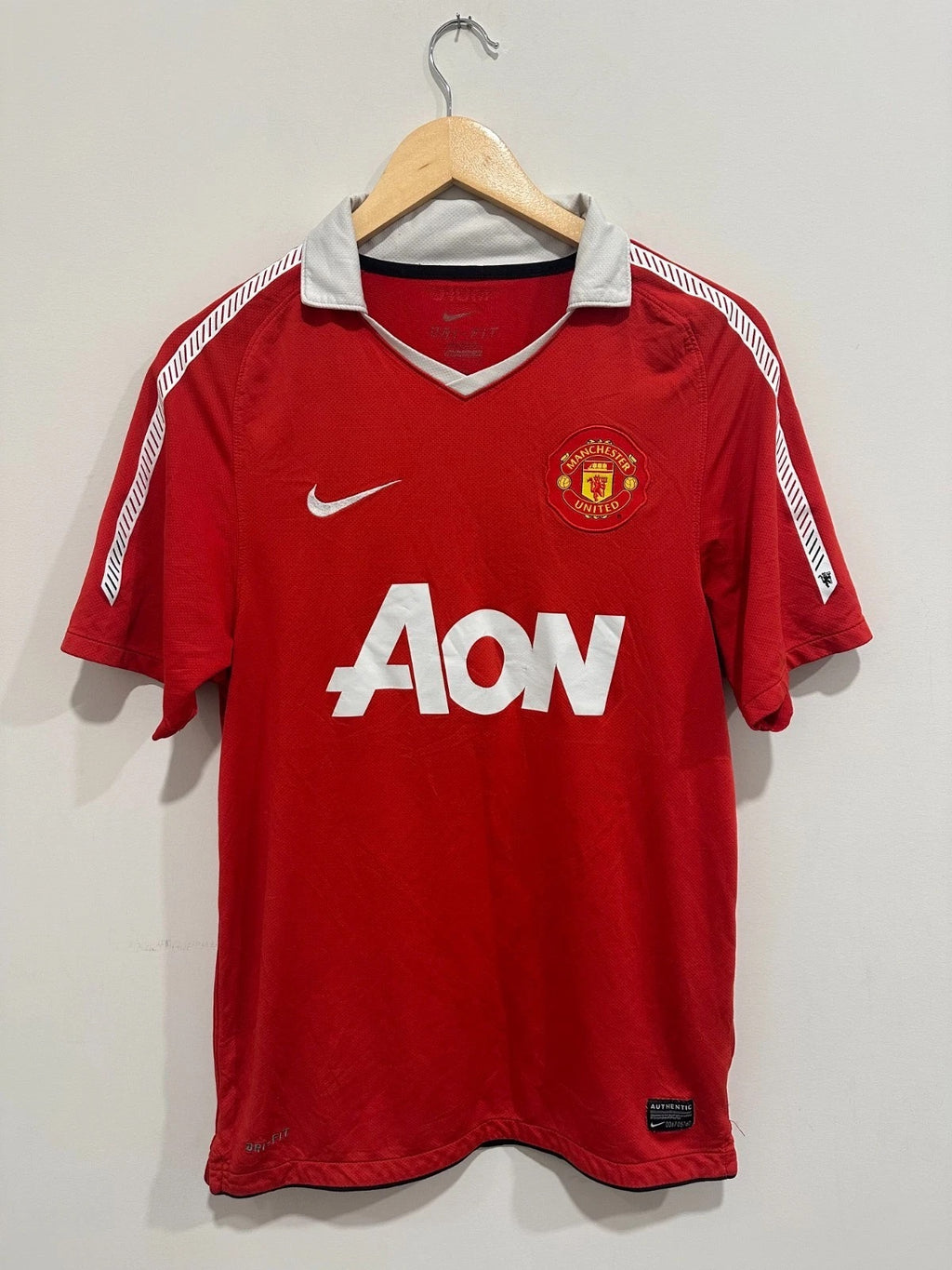Manchester United 2010-11 Home Soccer Jersey (S)