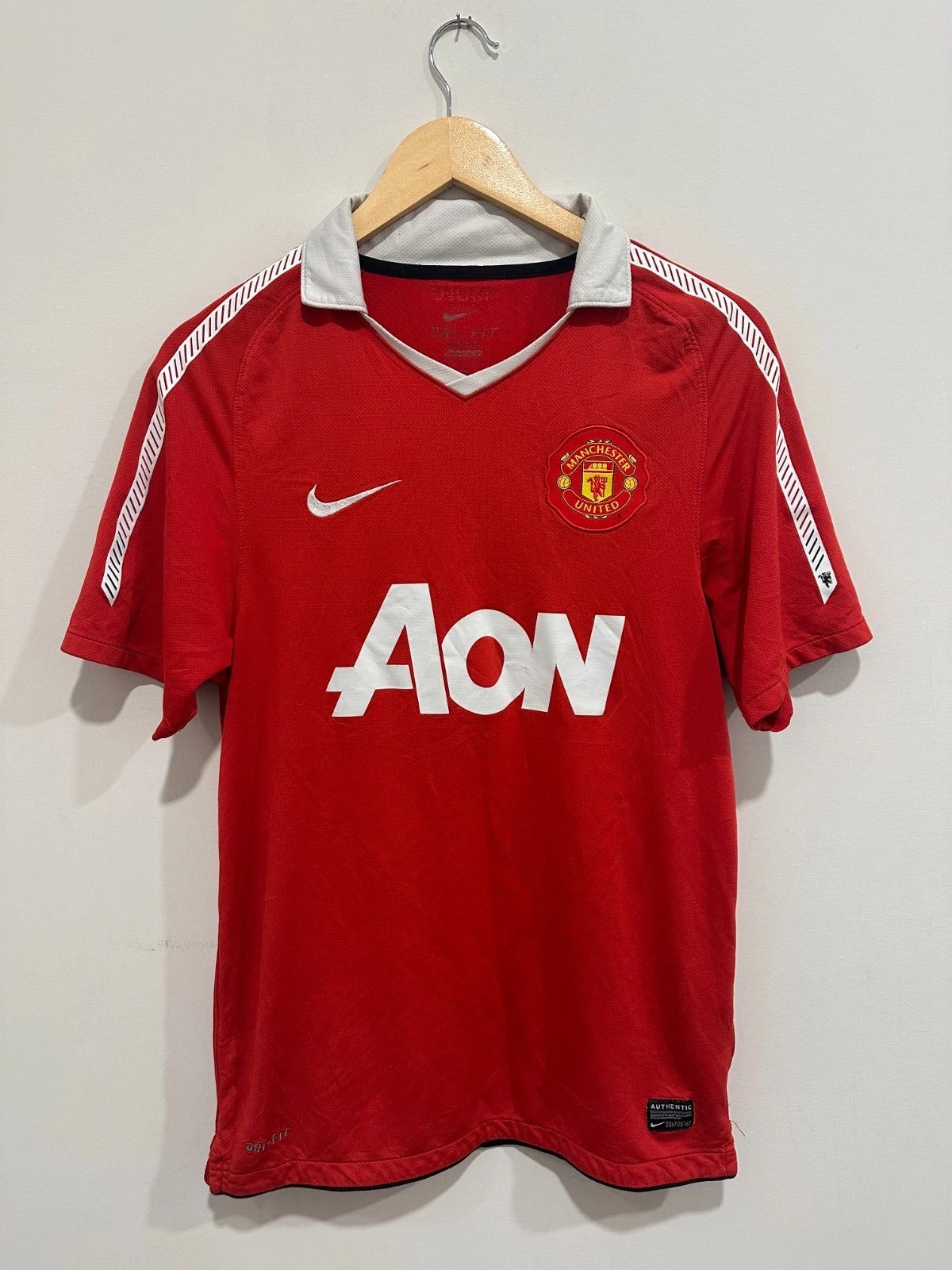 Manchester United 2010-11 Home Soccer Jersey (S)