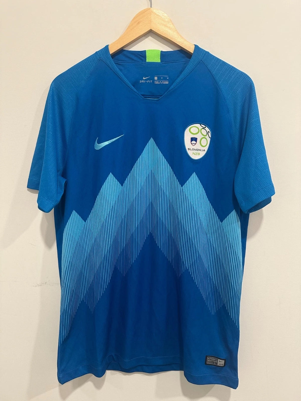 Slovenia 2018-19 Away Soccer Jersey (M)