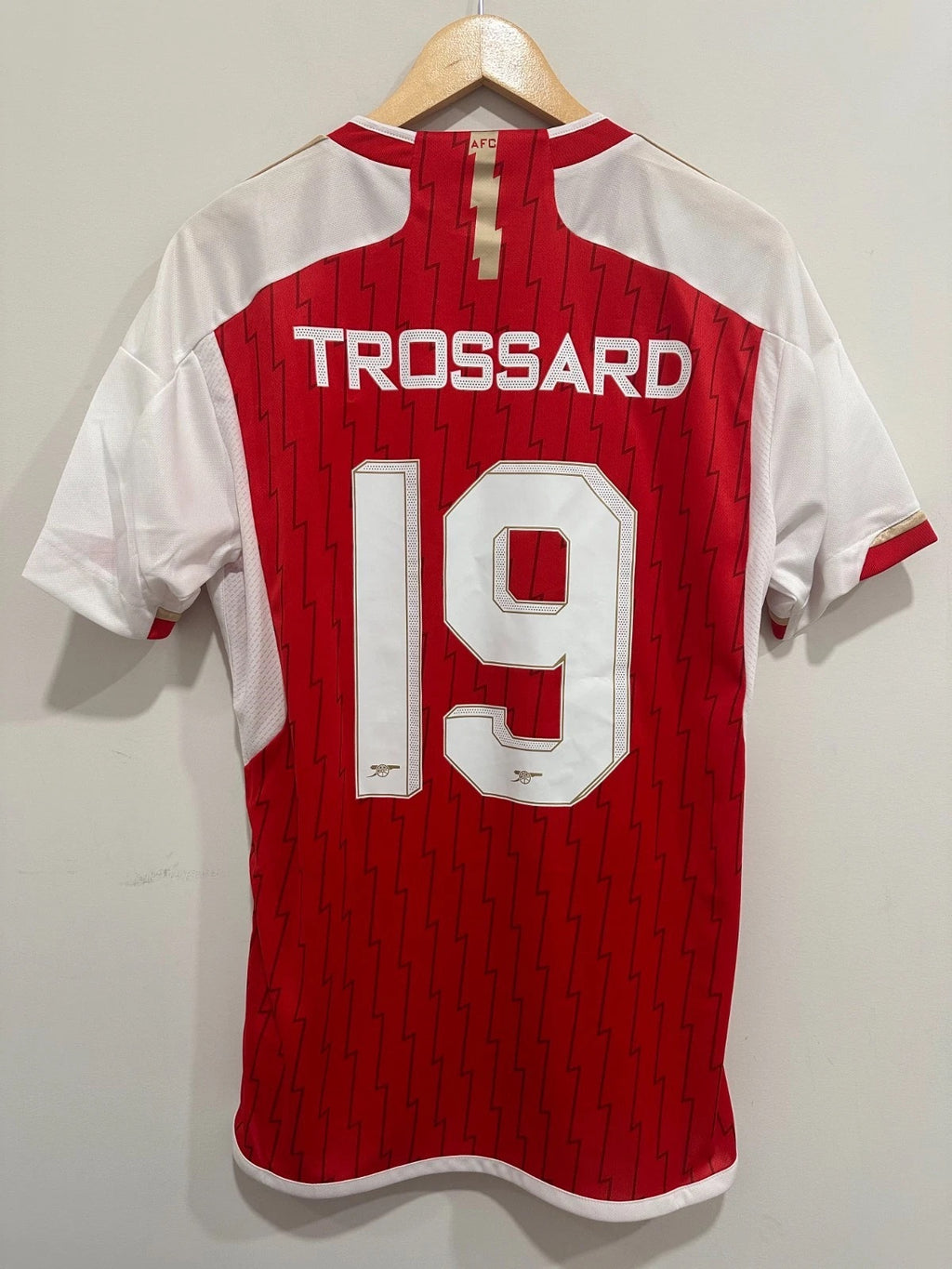 Arsenal 2023-24 Home Soccer Jersey Trossard #19 (M) NWT