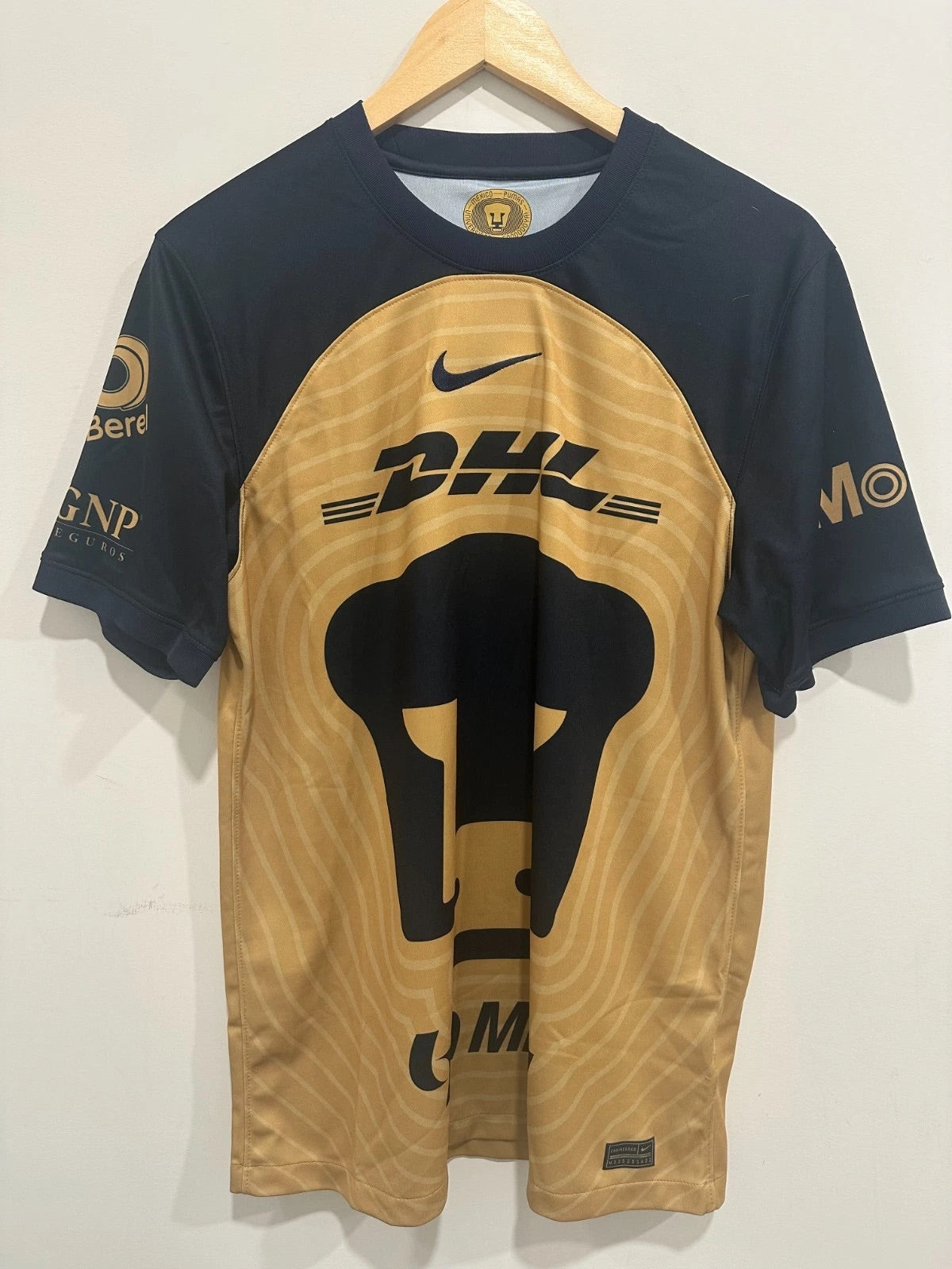 UNAM Pumas 2022-23 Away Soccer Jersey (M)