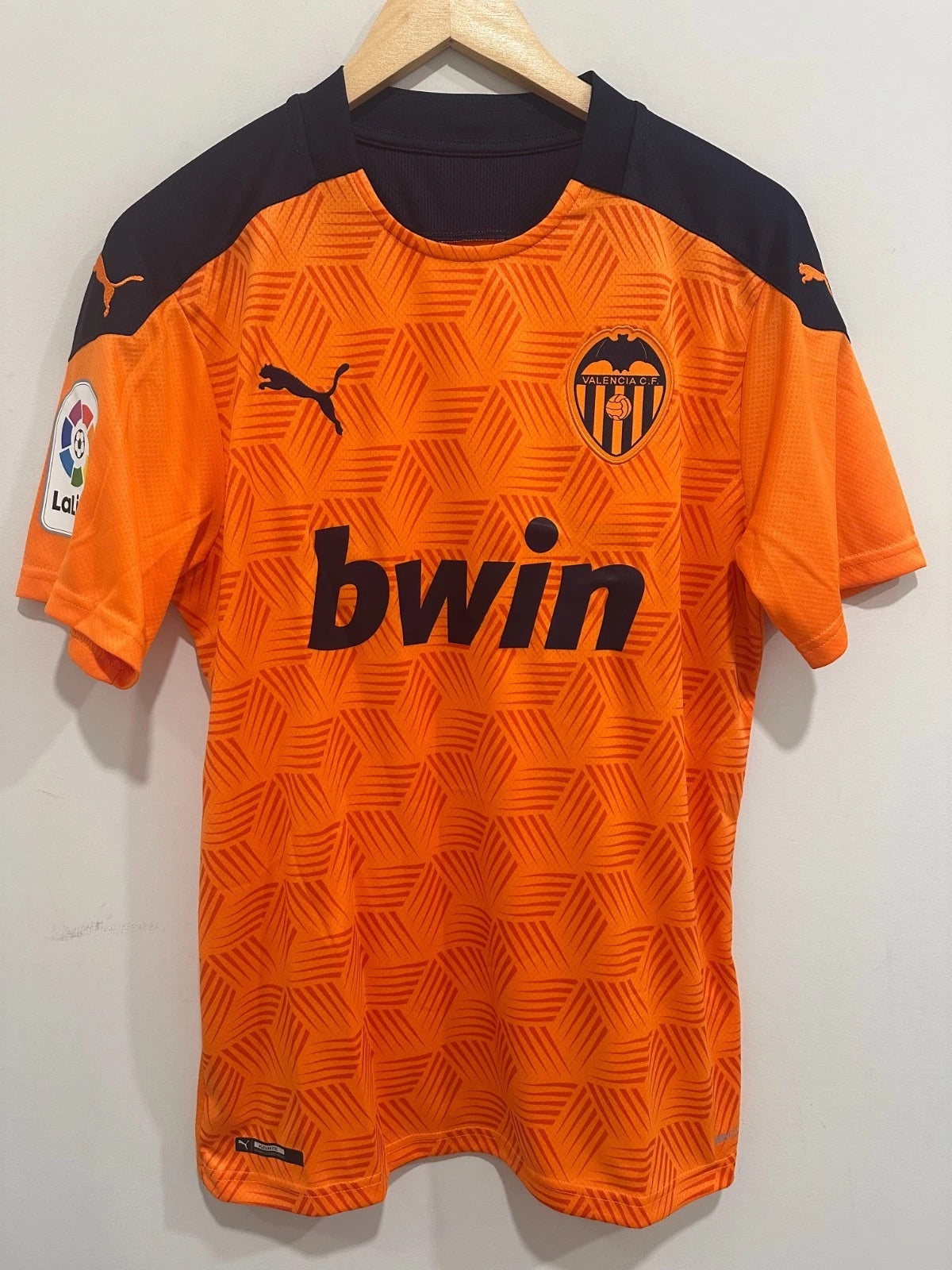 Valencia 2020-21 Away Soccer Jersey (M) NWT