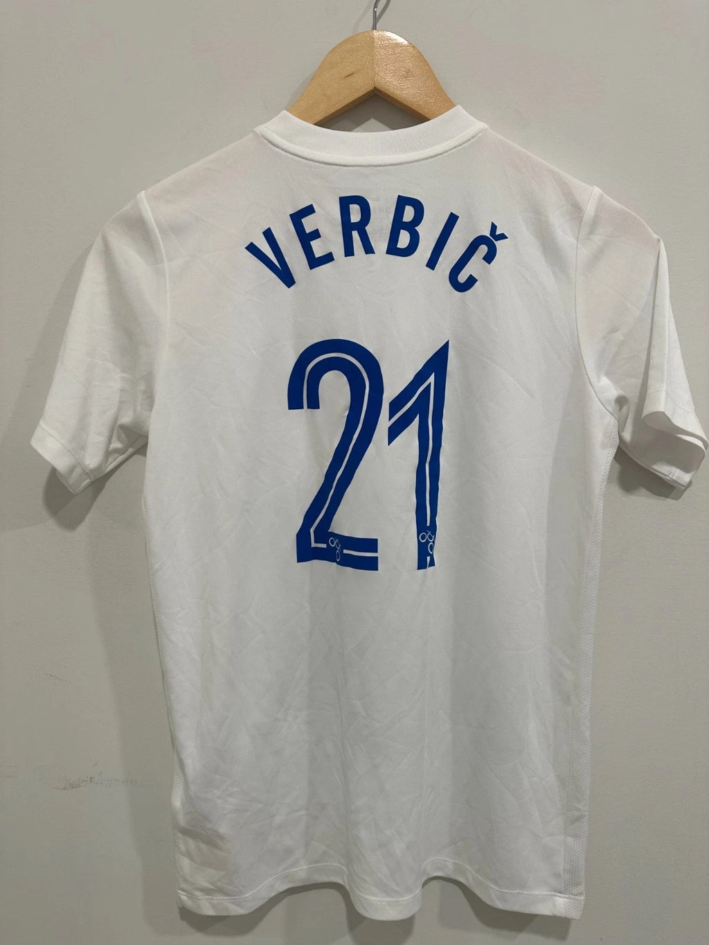 Slovenia 2018-19 Home Soccer Jersey Verbic #21 (YL)
