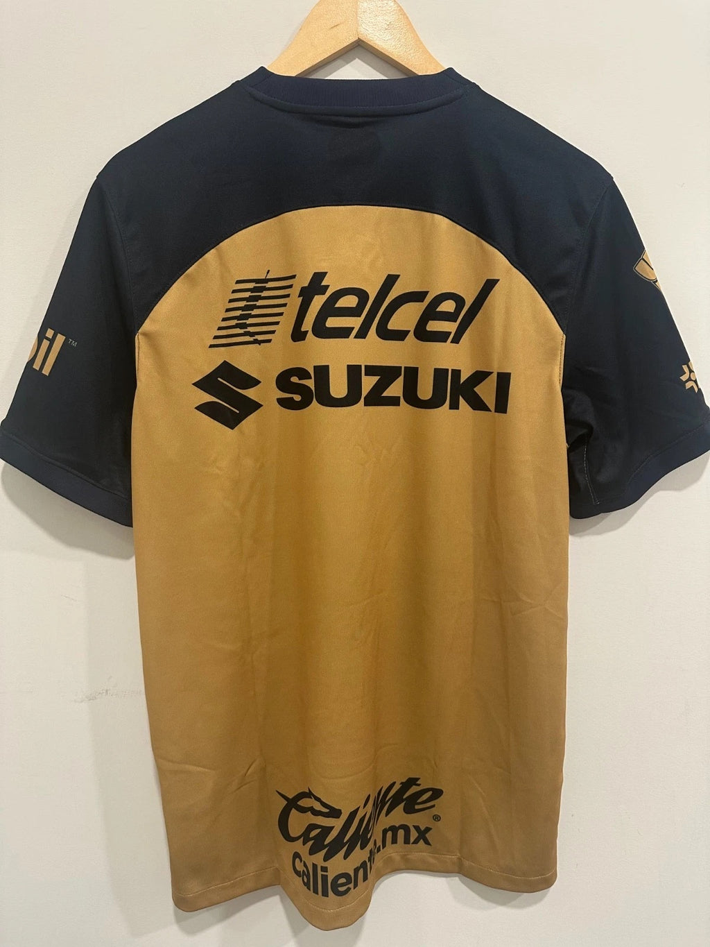 UNAM Pumas 2022-23 Away Soccer Jersey (M)