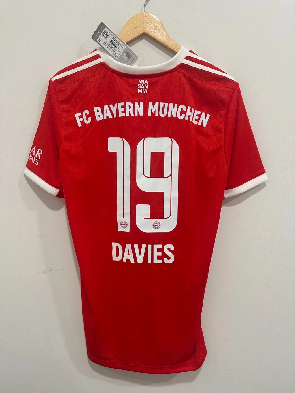 Bayern Munich 2022-23 Home Soccer Jersey Davies #19 (M) NWT