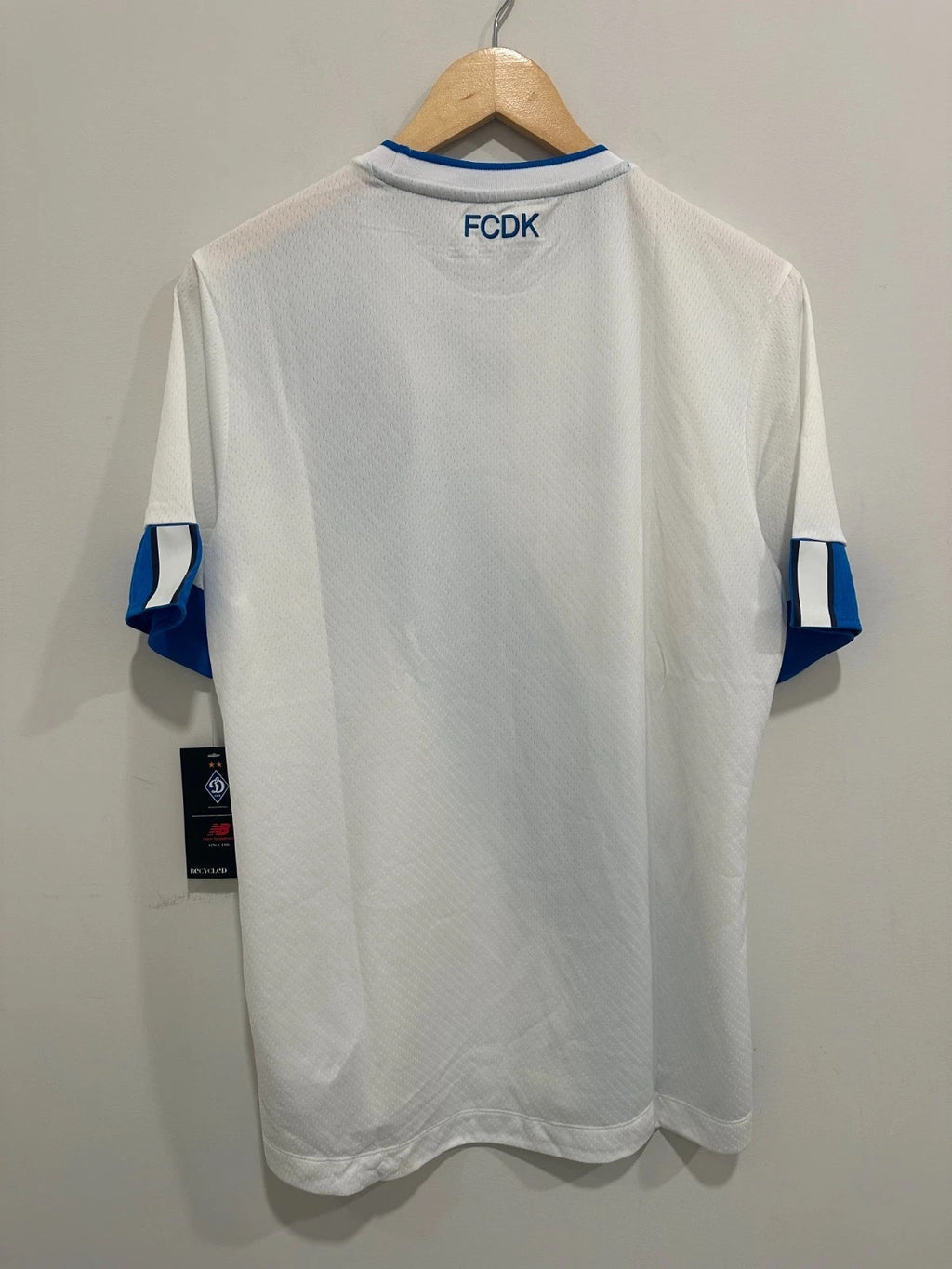 Dynamo Kyiv 2022-23 Home Soccer Jersey (M) NWT