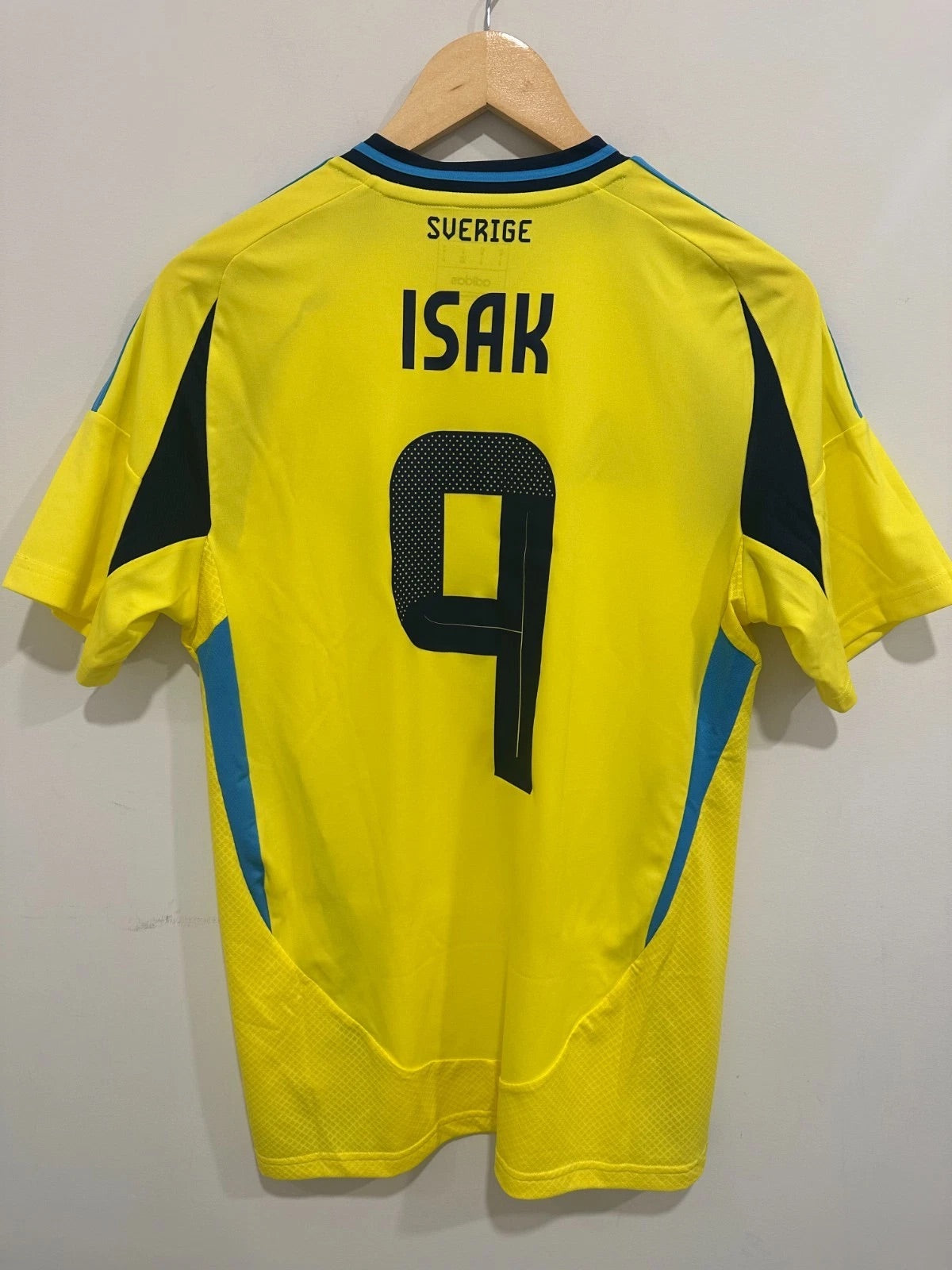 Sweden 2024-25 Home Soccer Jersey Isak #9 (M)