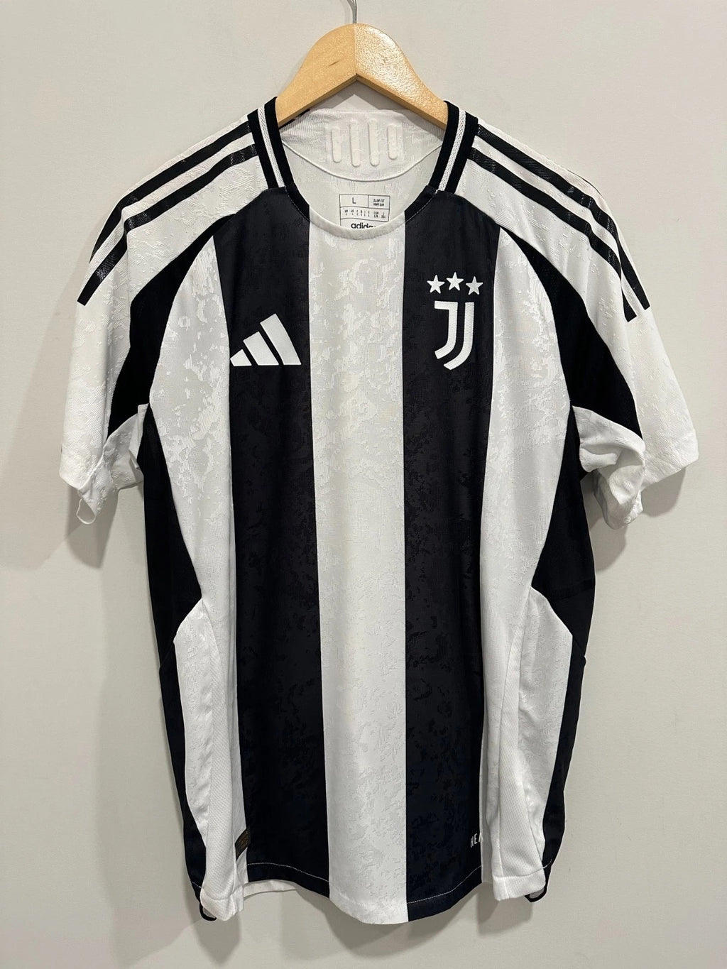 Juventus 2024-25 Home Soccer Jersey Authentic Version (L)