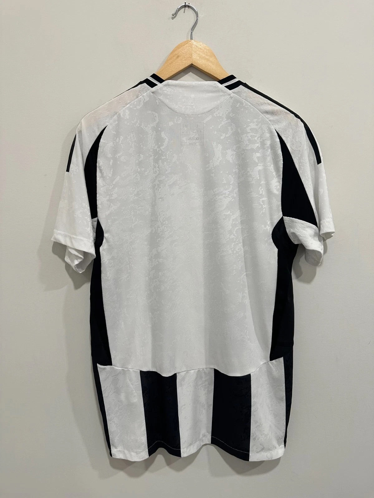 Juventus 2024-25 Home Soccer Jersey Authentic Version (L)